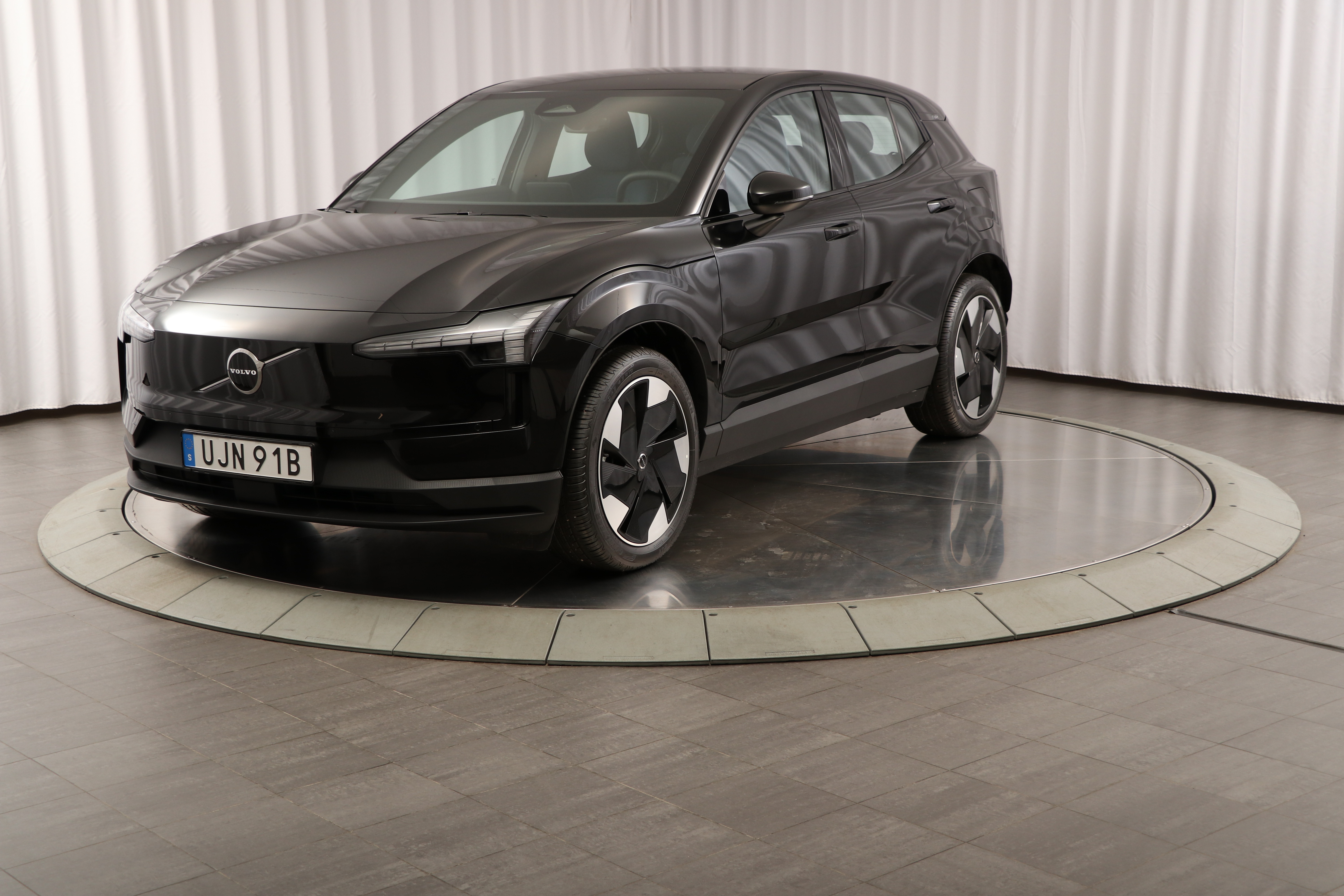 EX30 Twin Motor Performance Plus image