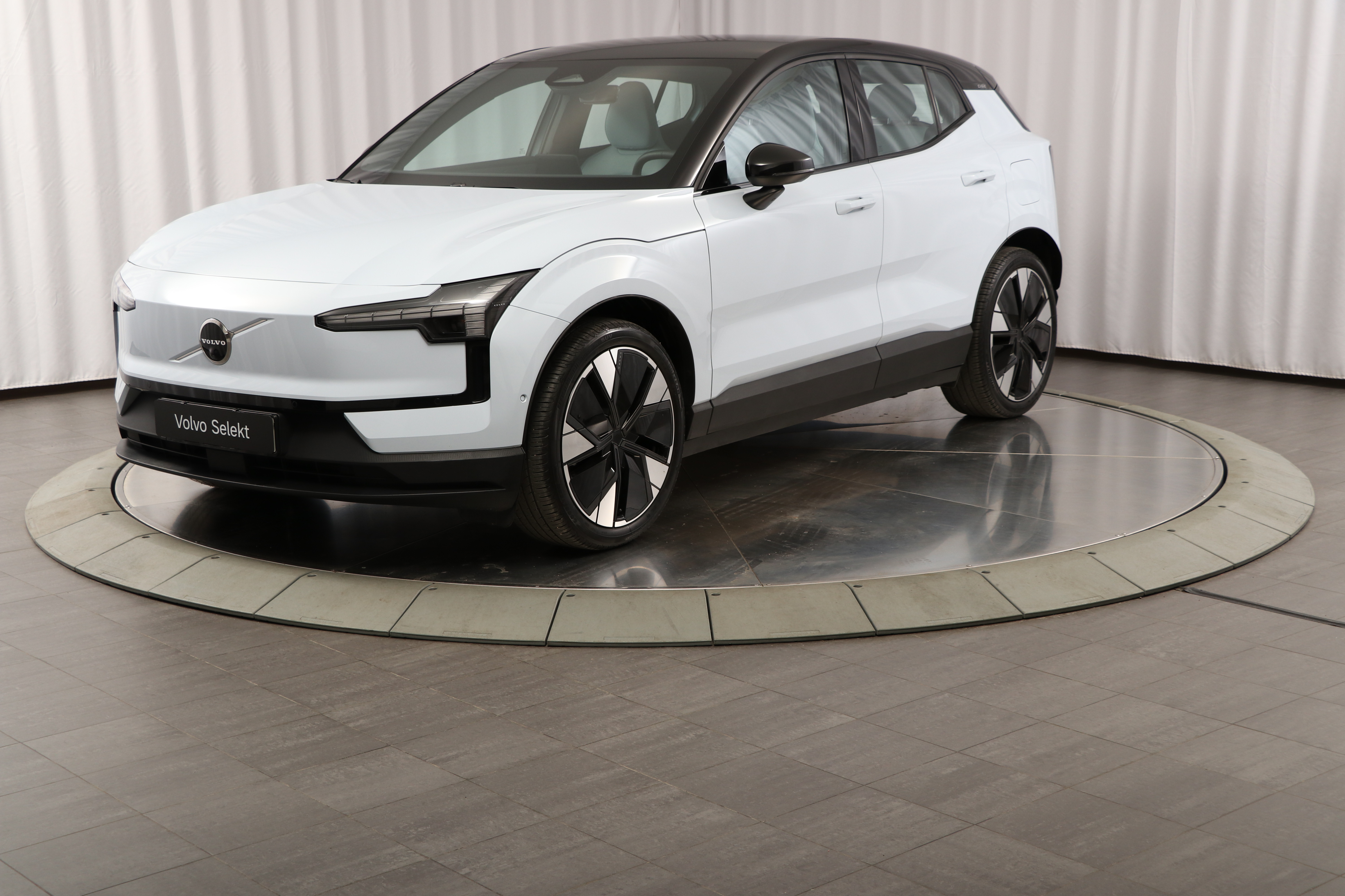 EX30 Twin Motor Performance Ultra image