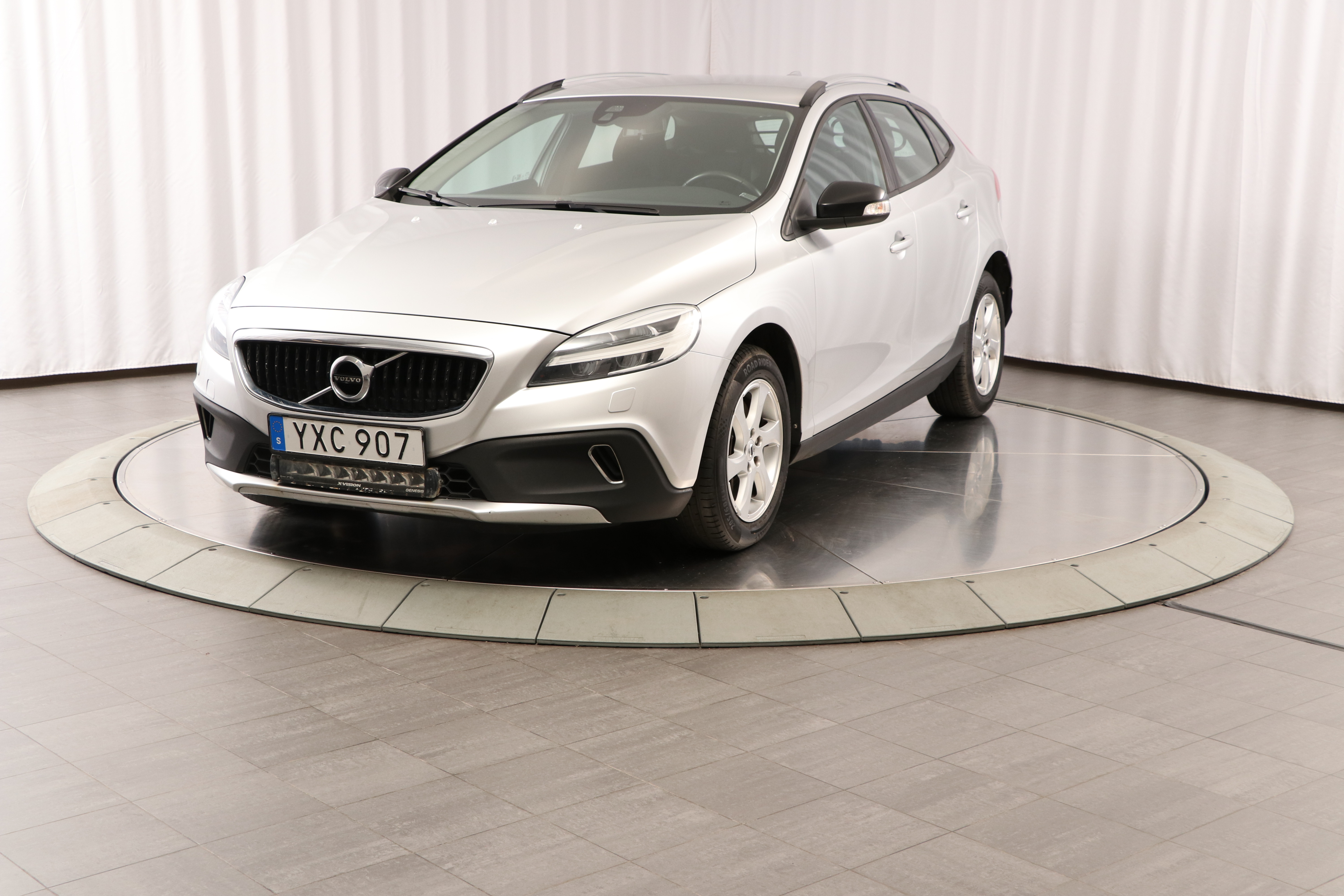 V40 Cross Country D2 Business image
