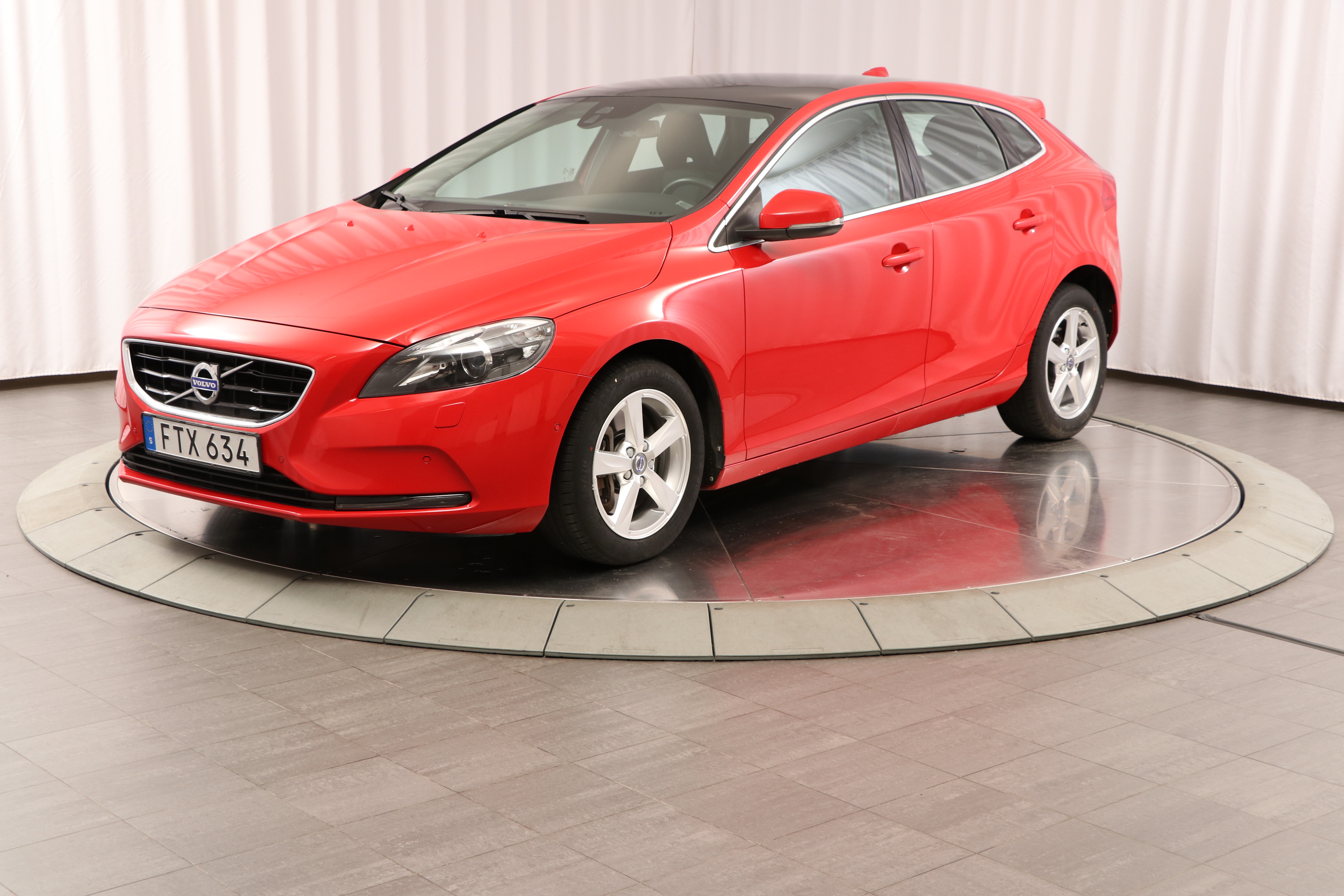 V40 D3 Momentum Business E PRO image