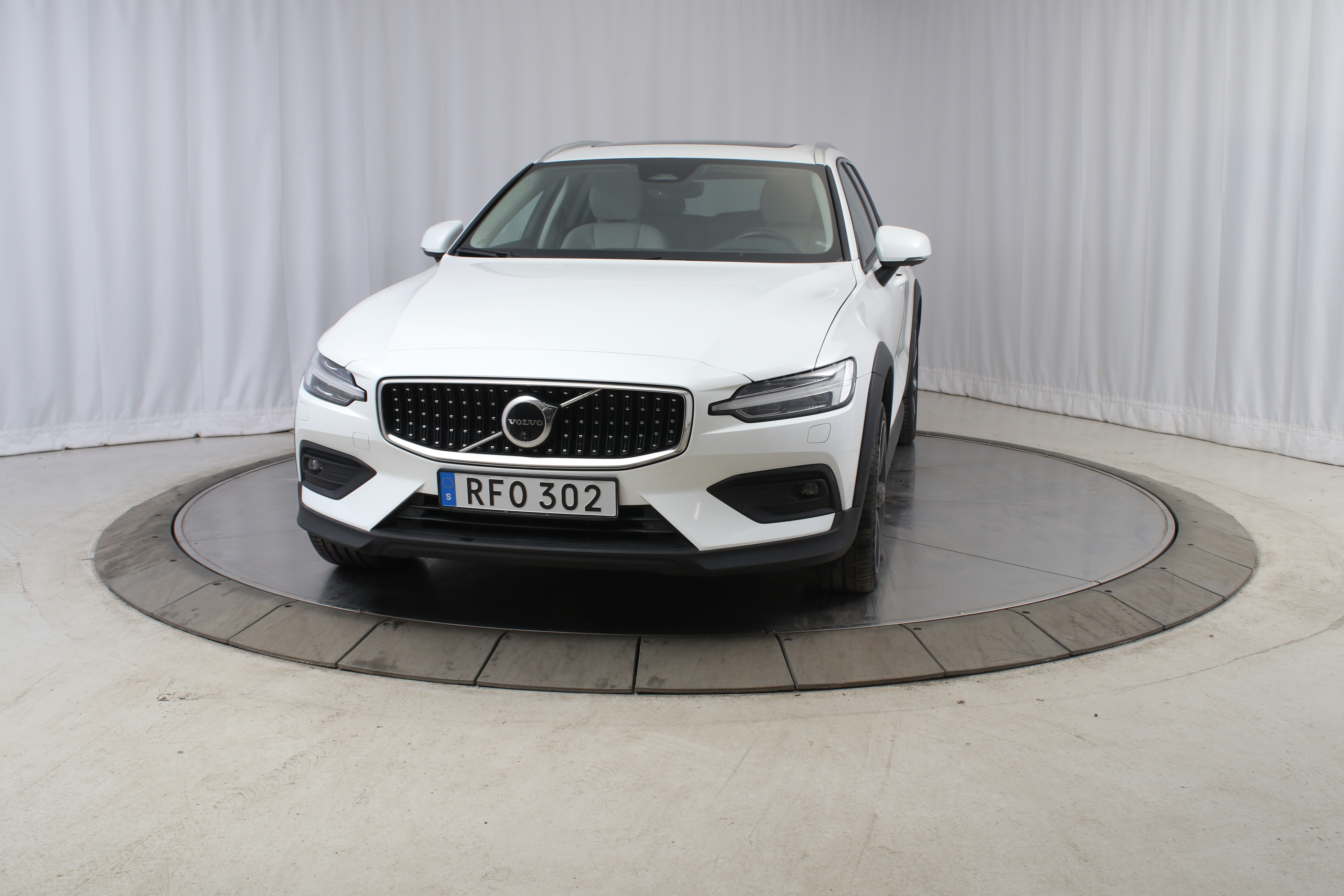 V60 Cross Country B4 AWD Diesel Ultimate image
