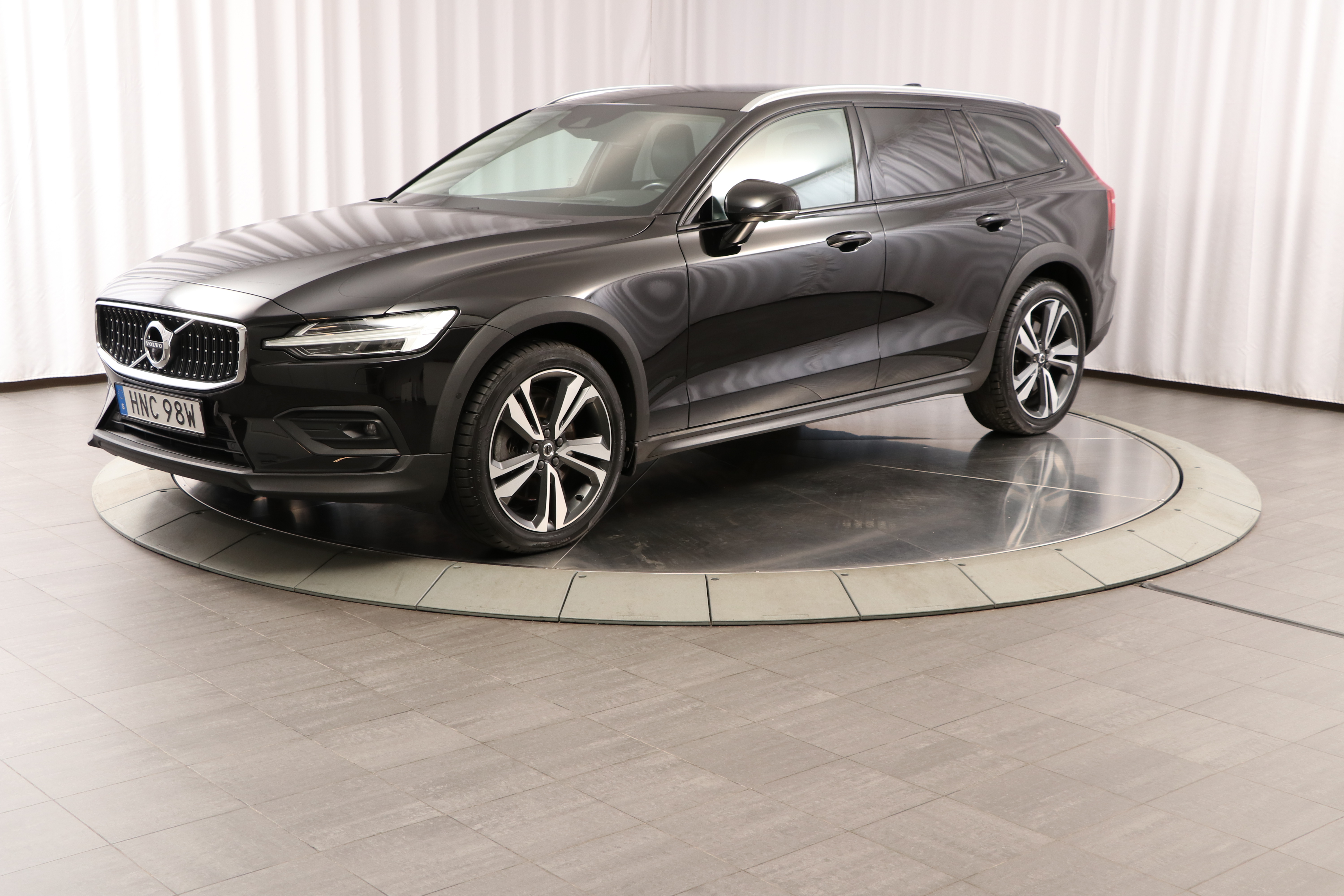V60 Cross Country D4 AWD Advanced Edt image