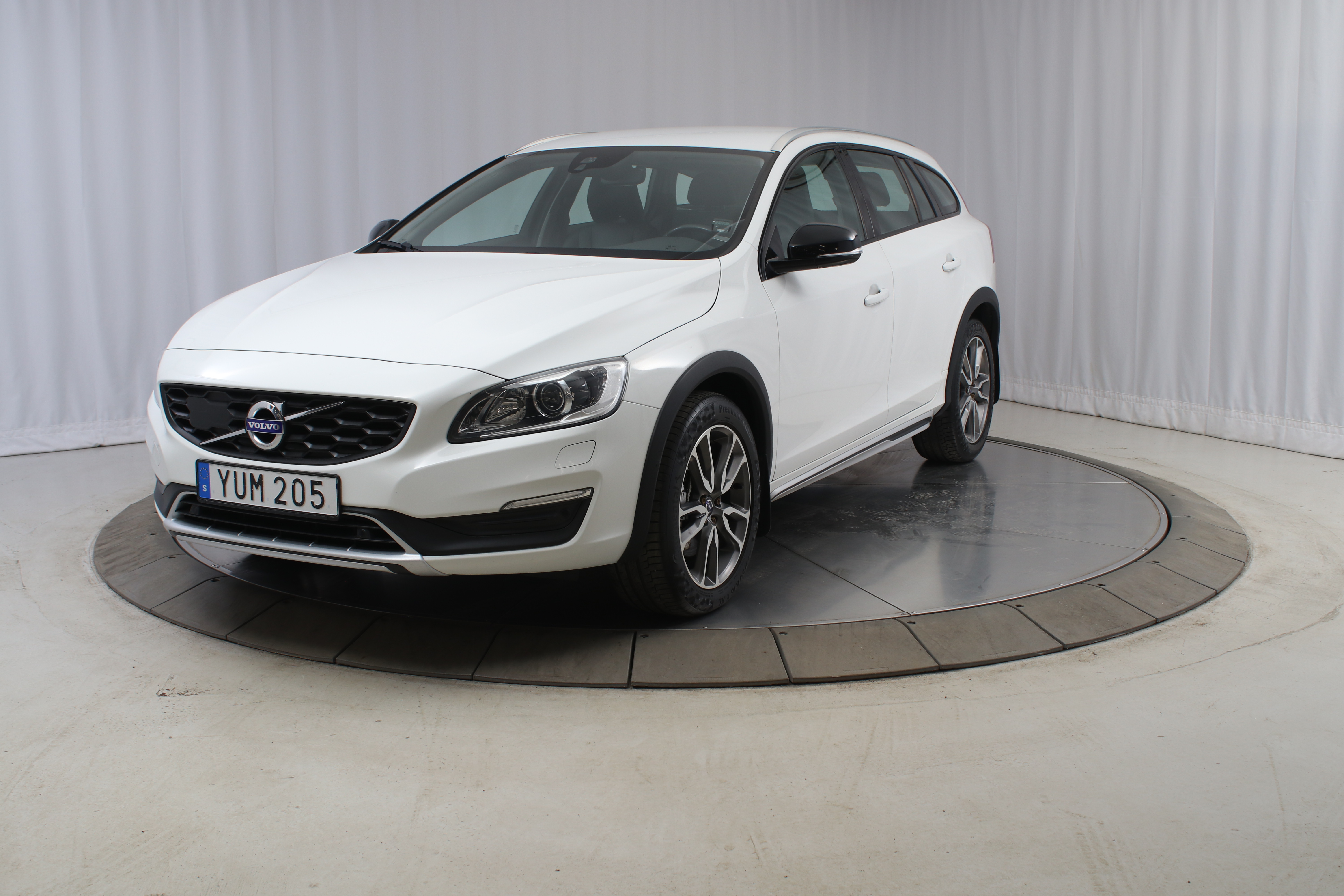 V60 Cross Country D4 AWD Classic Pro image