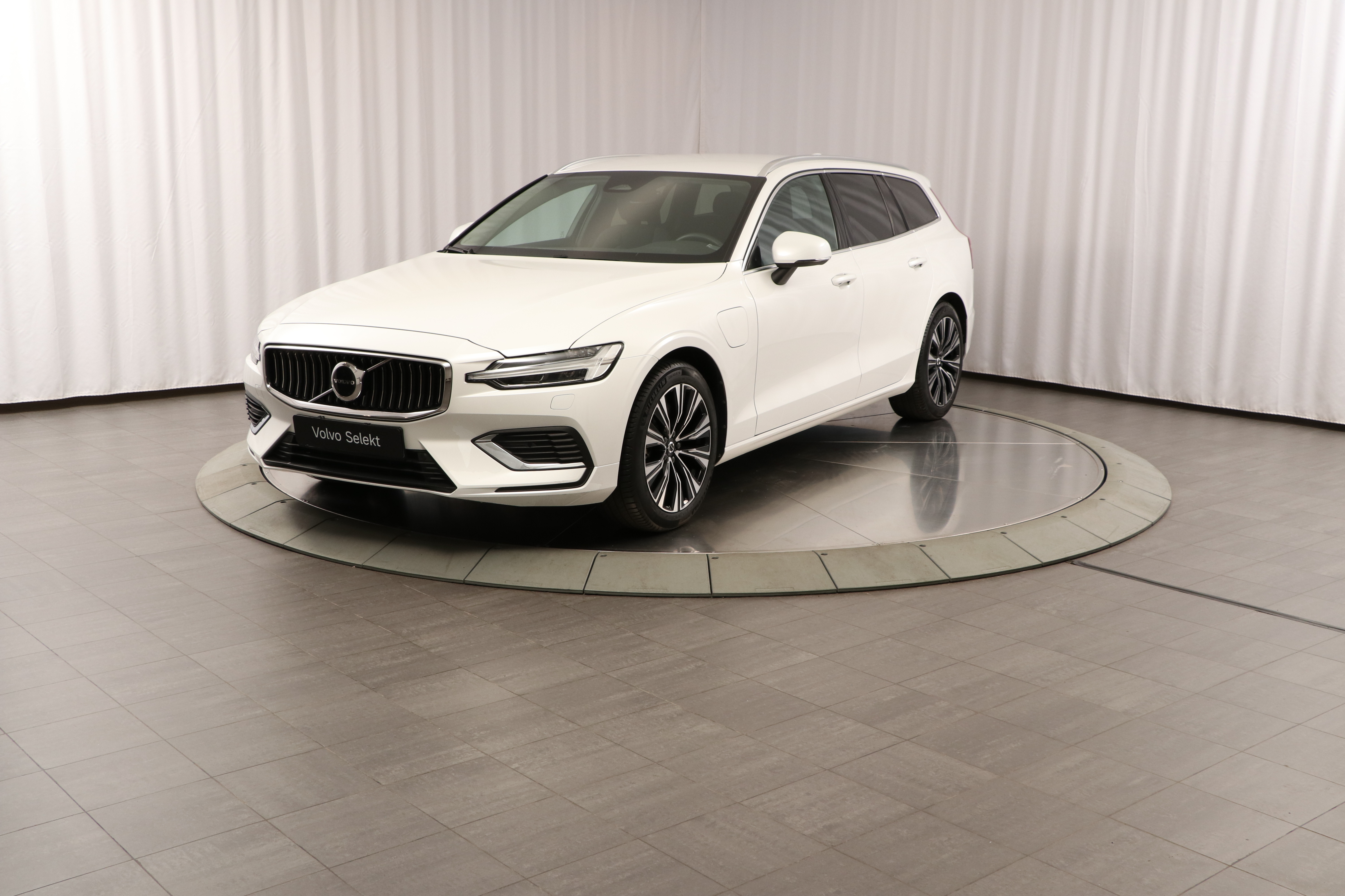 V60 Recharge T6 Core Edition image
