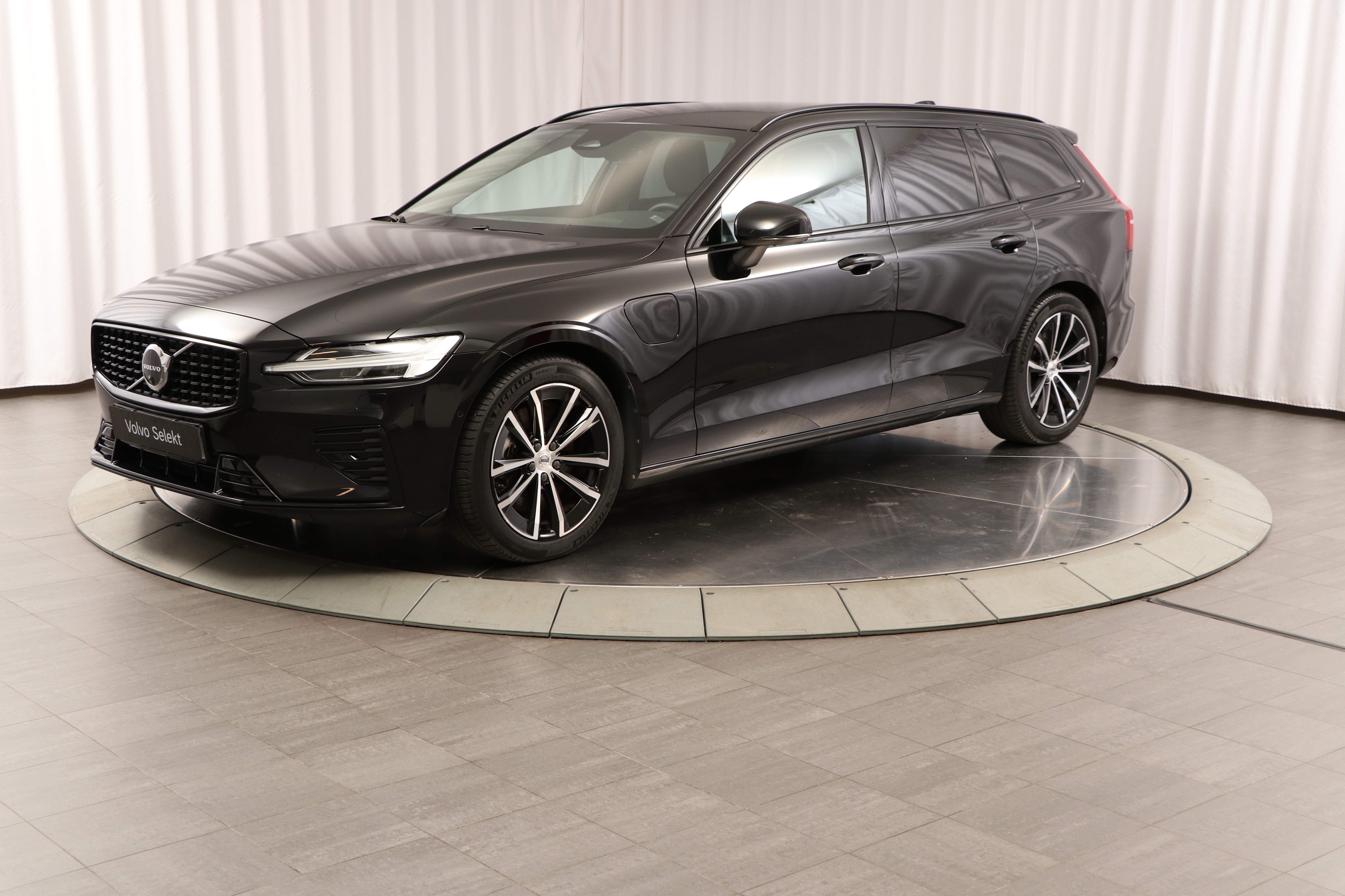 V60 Recharge T6 II Plus Dark image