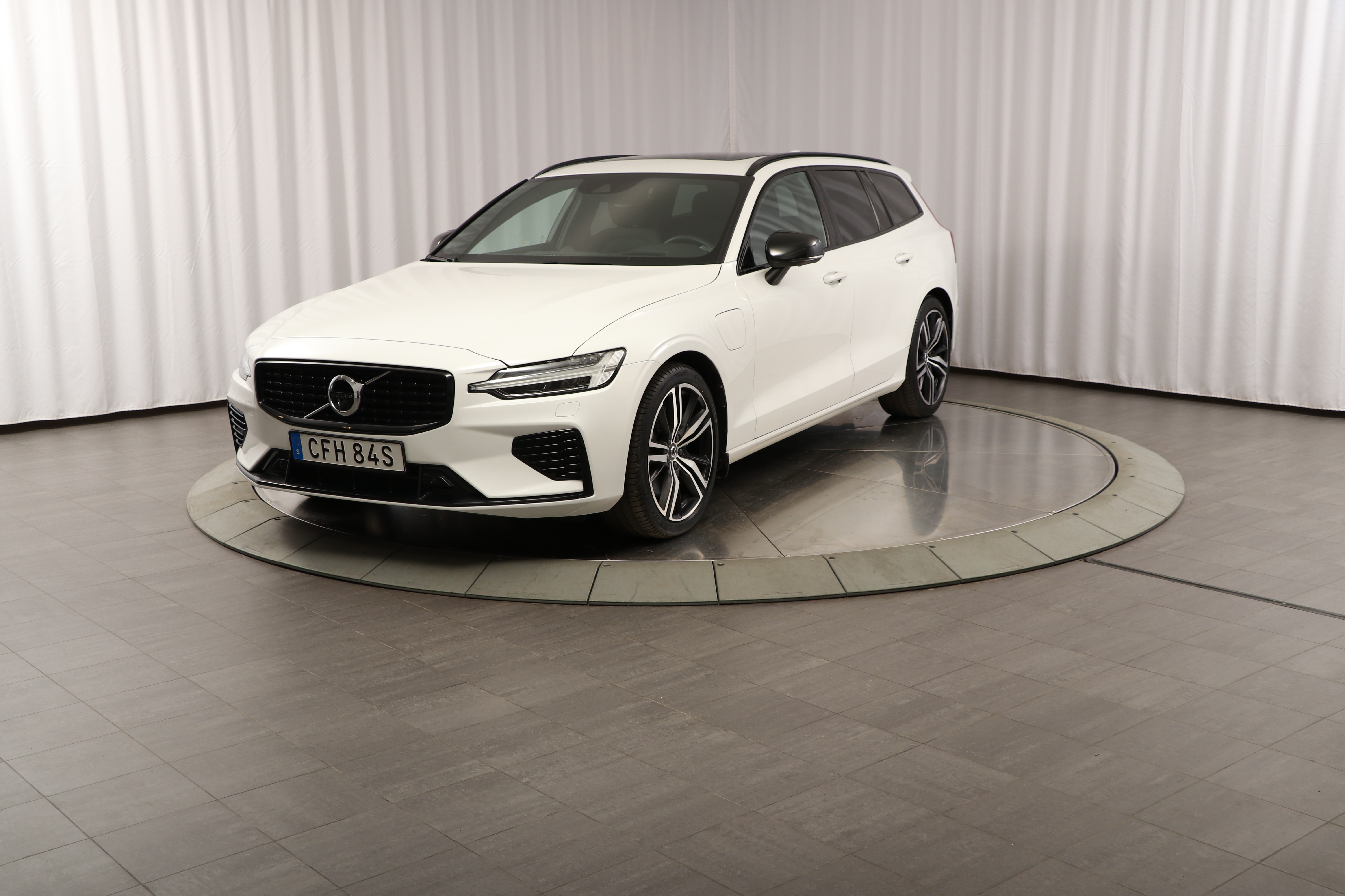 V60 Recharge T8 II R-Des ProEdition III image