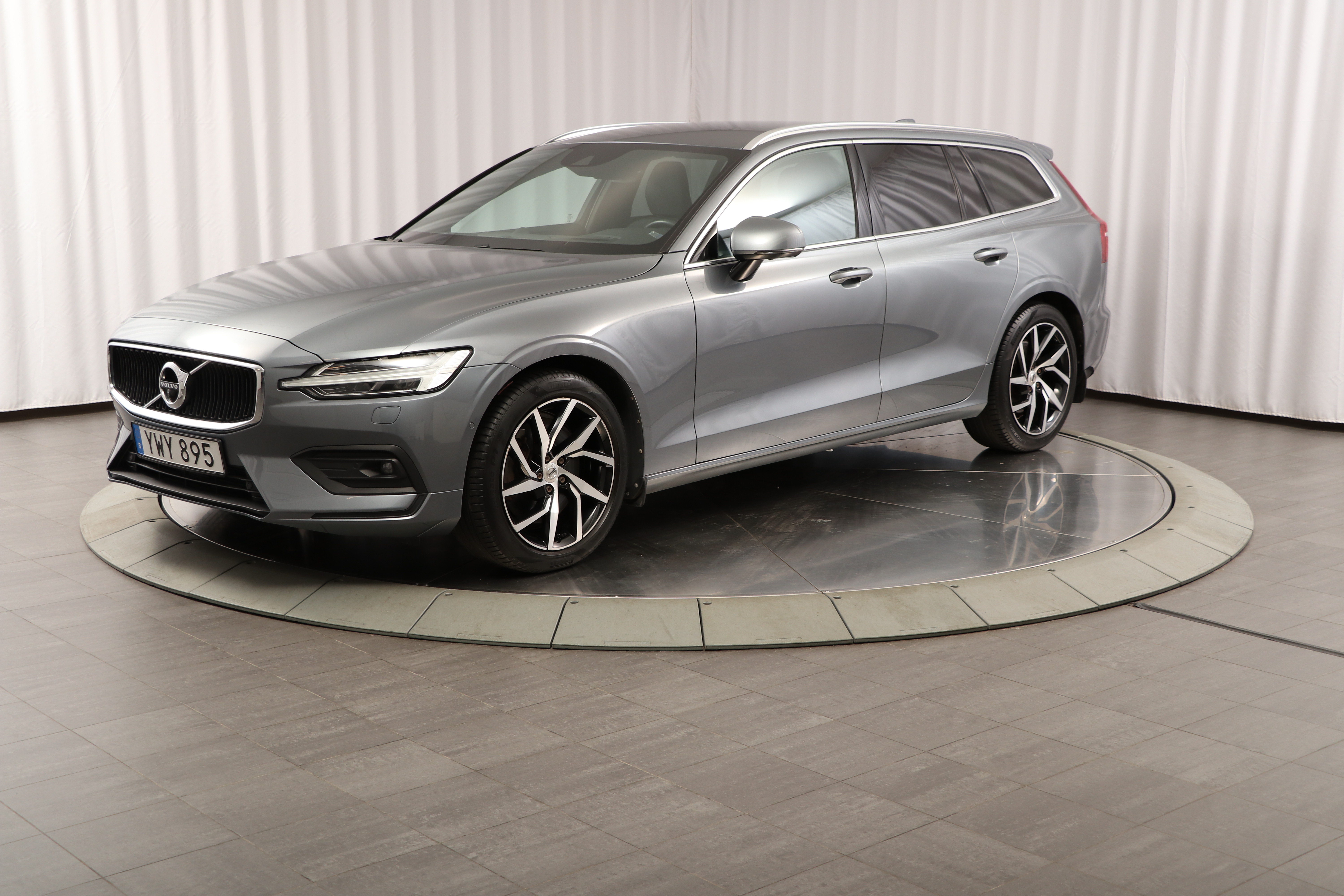 V60 T5 Momentum Pro Edition image