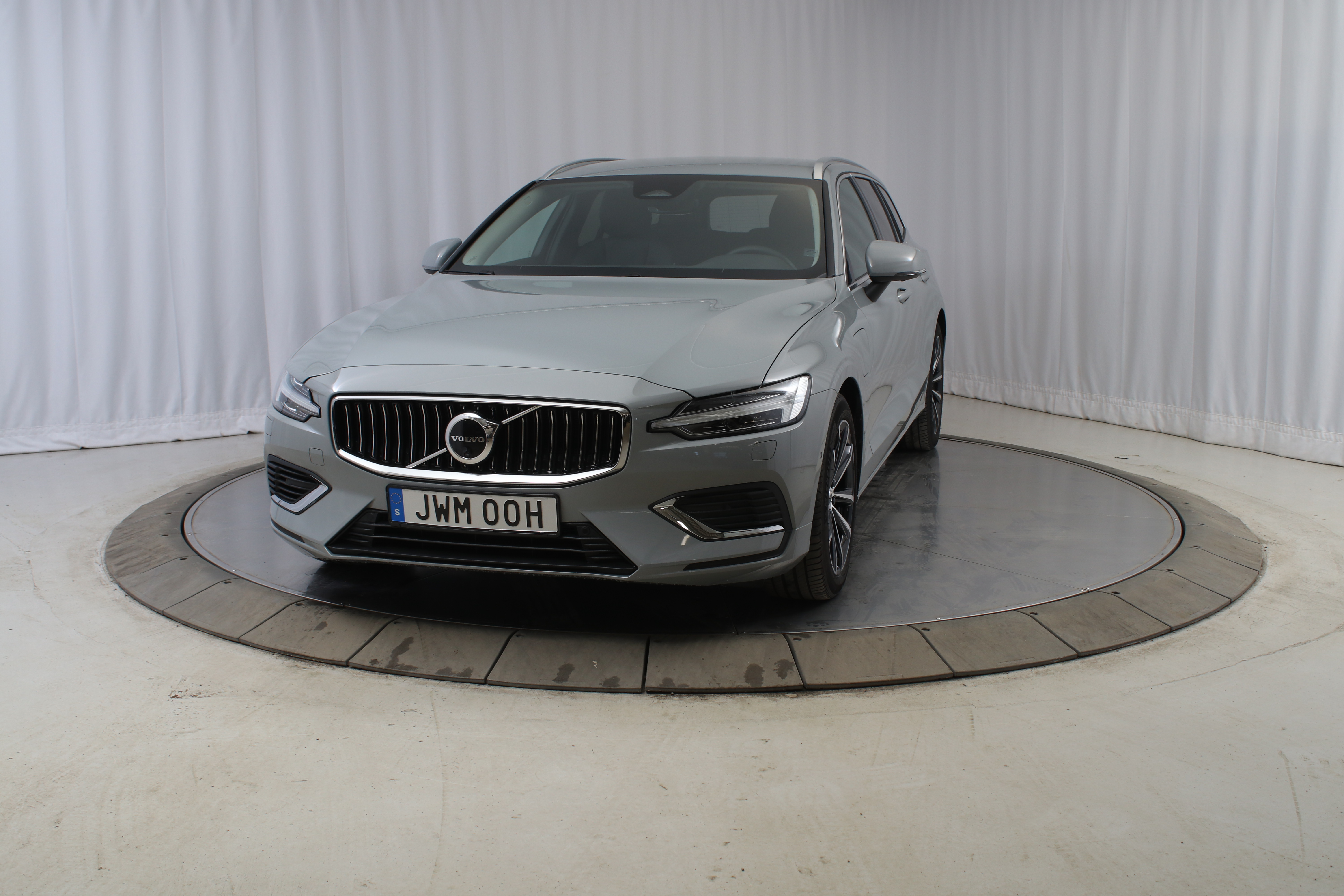V60 T6 Plus Bright Nordic Edition image