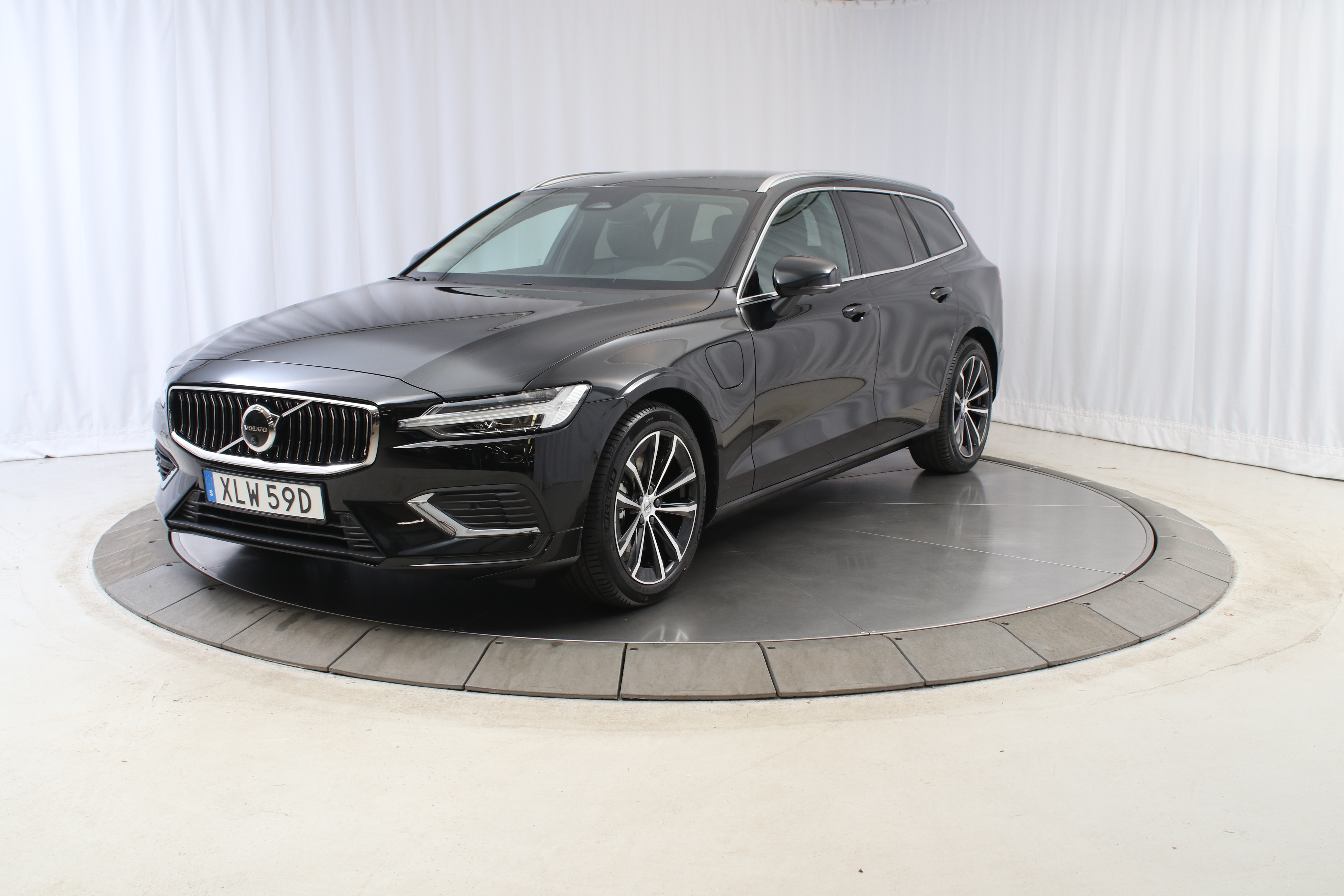 V60 T6 Plus Bright Nordic Edition image