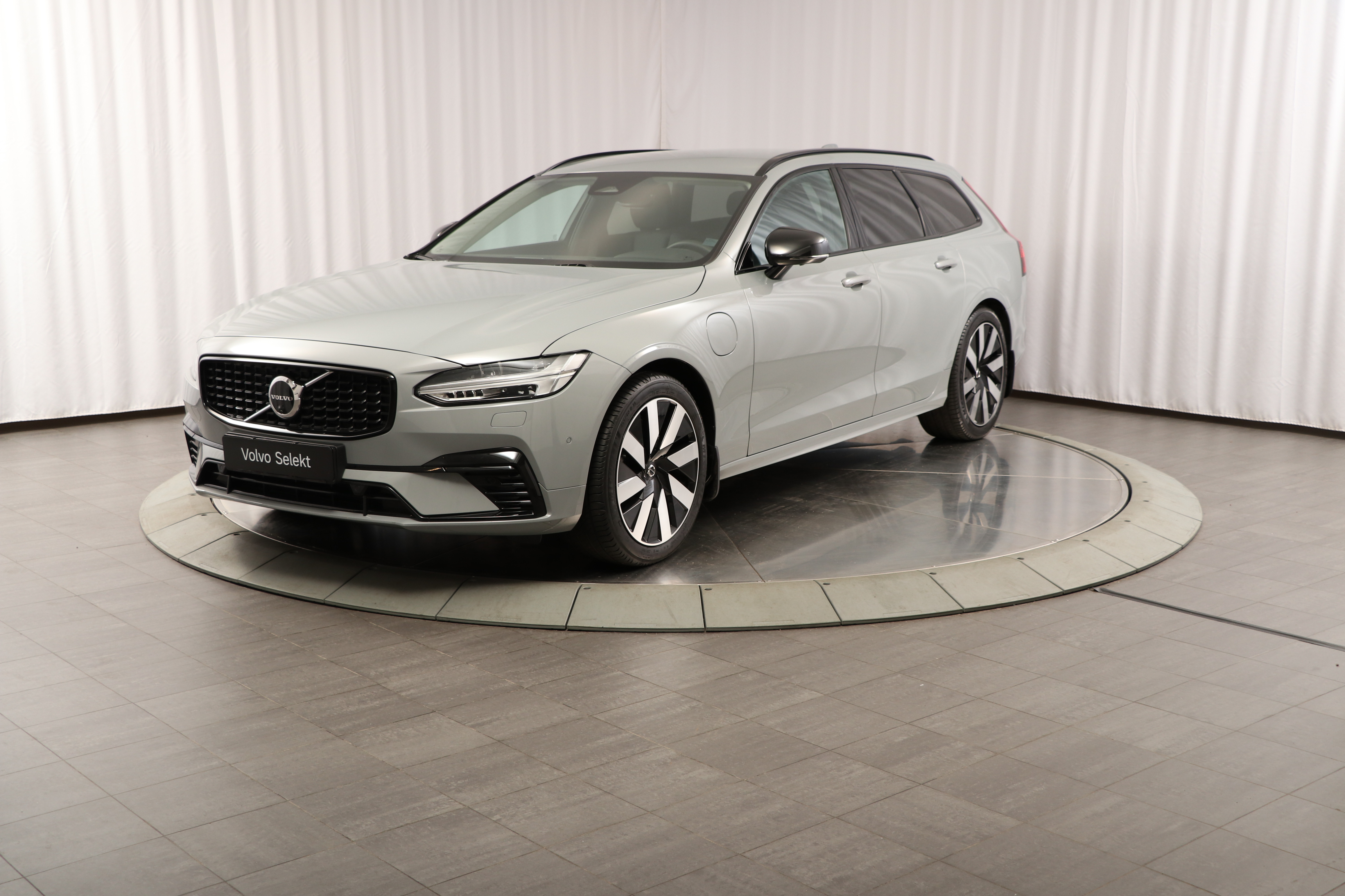 V90 T6 Plus Dark Nordic Edition image