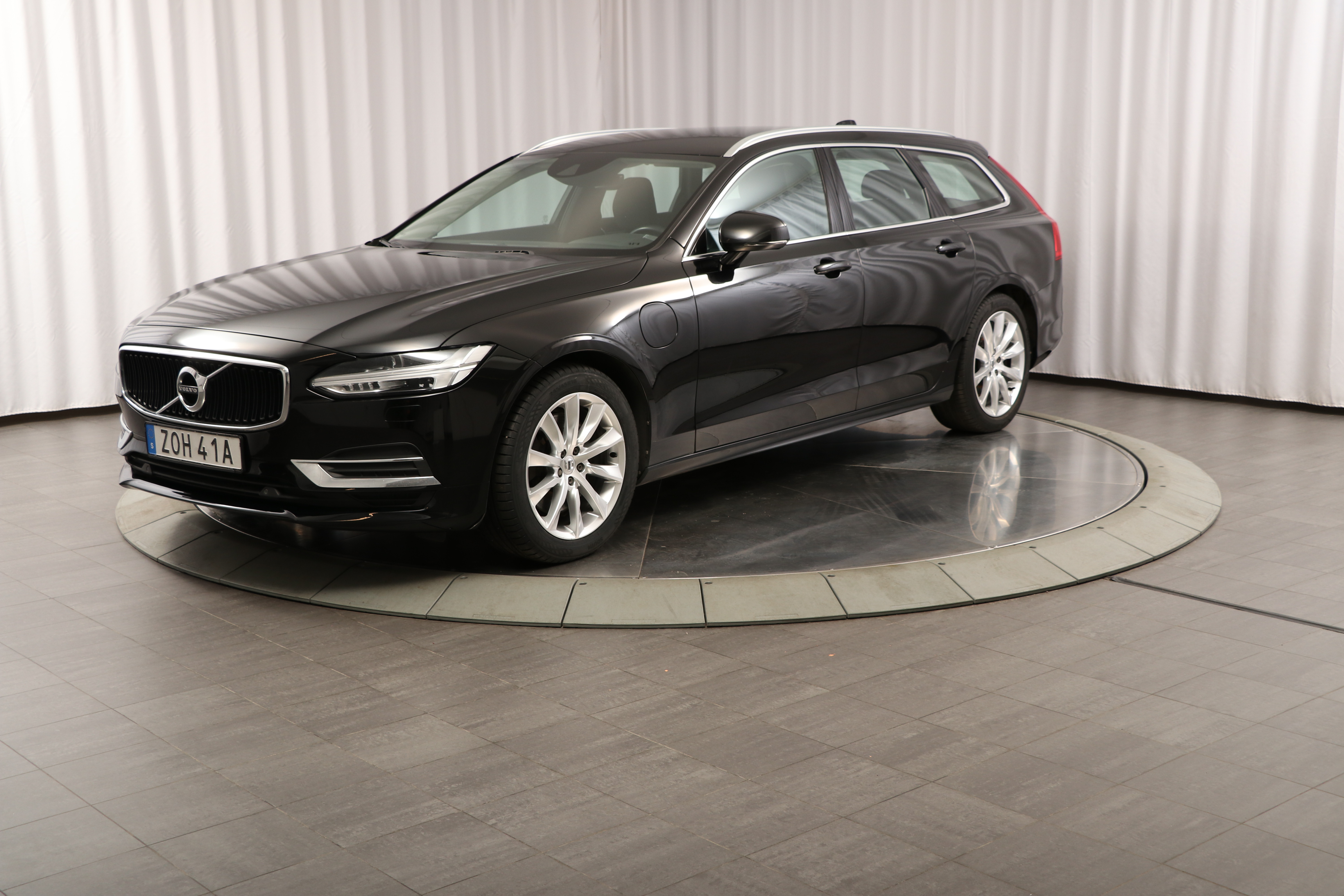 V90 T8 TE Momentum Advanced Edition image