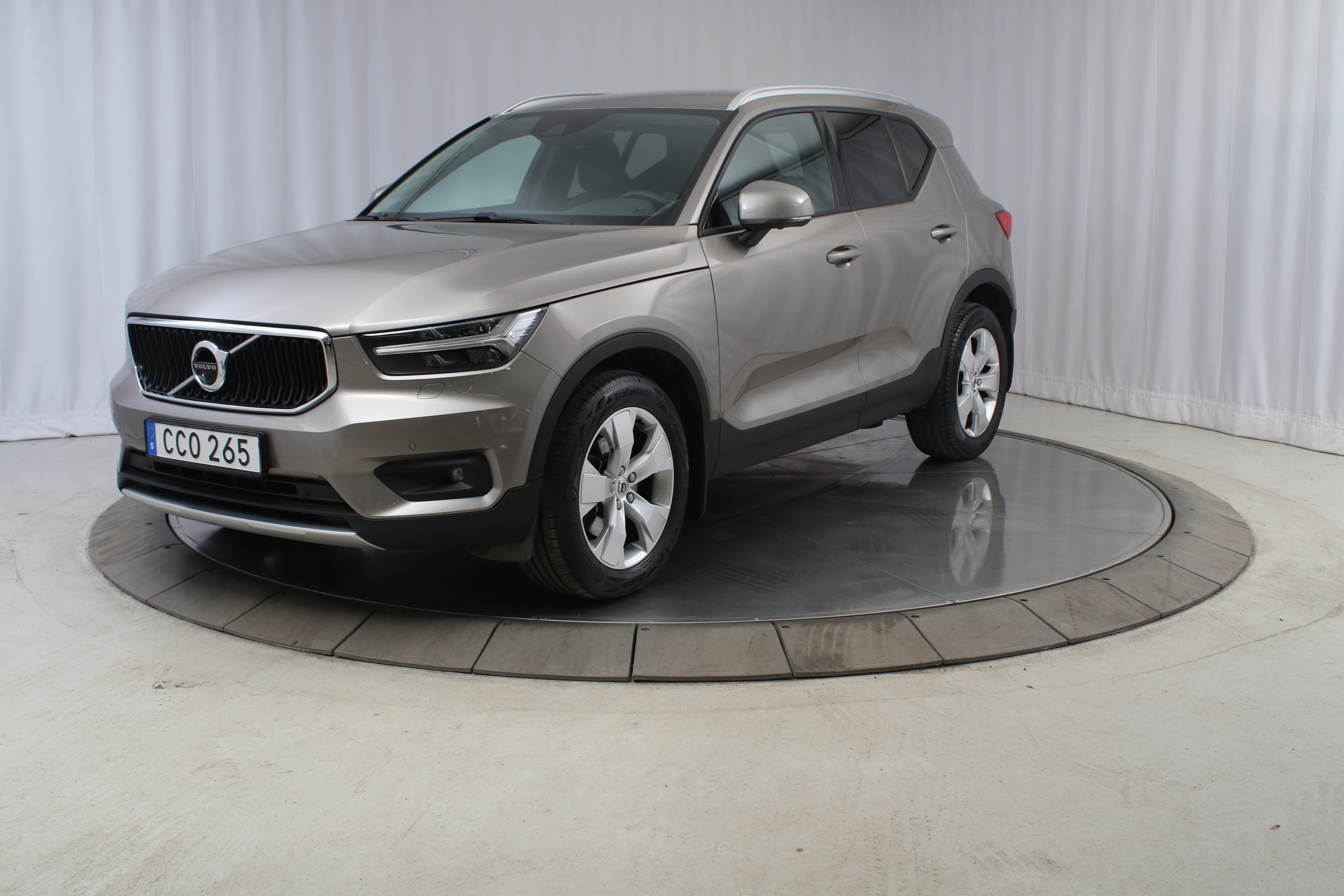 XC40 B4 FWD Bensin Momentum Advanced SE image
