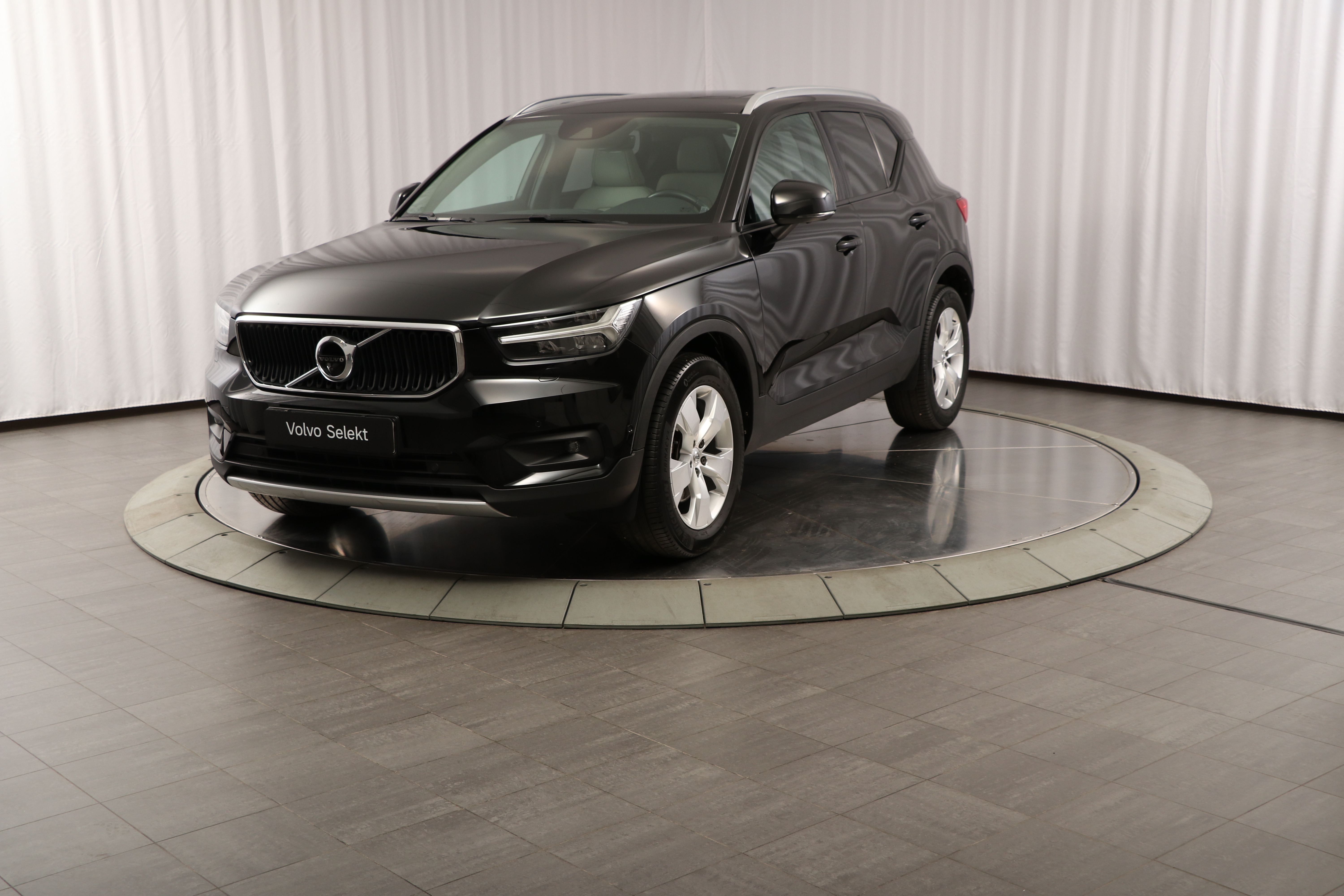 XC40 B4 FWD Bensin Momentum Advanced SE image