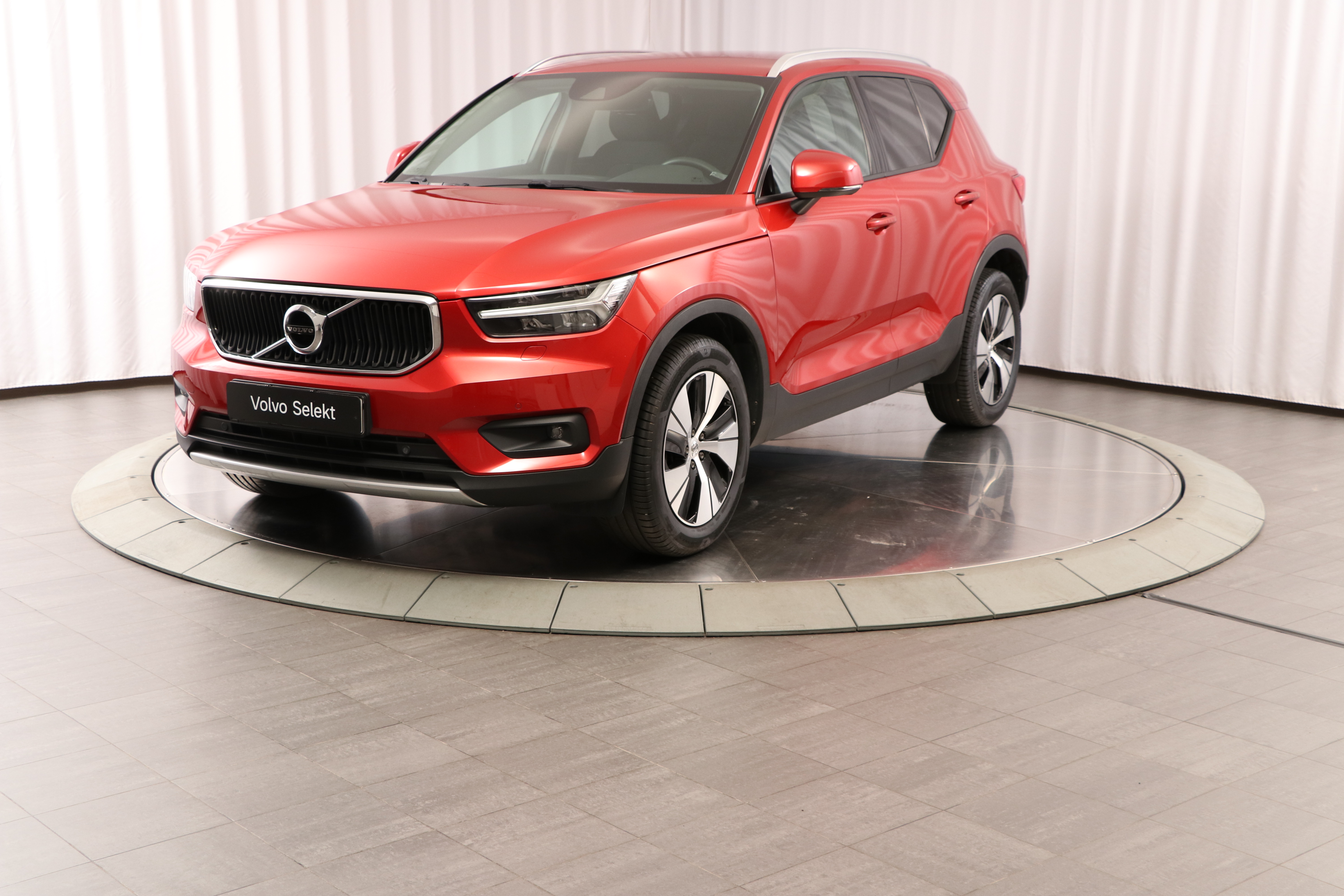 XC40 B4 II AWD Bensin MomAdv NaviPro Edt image