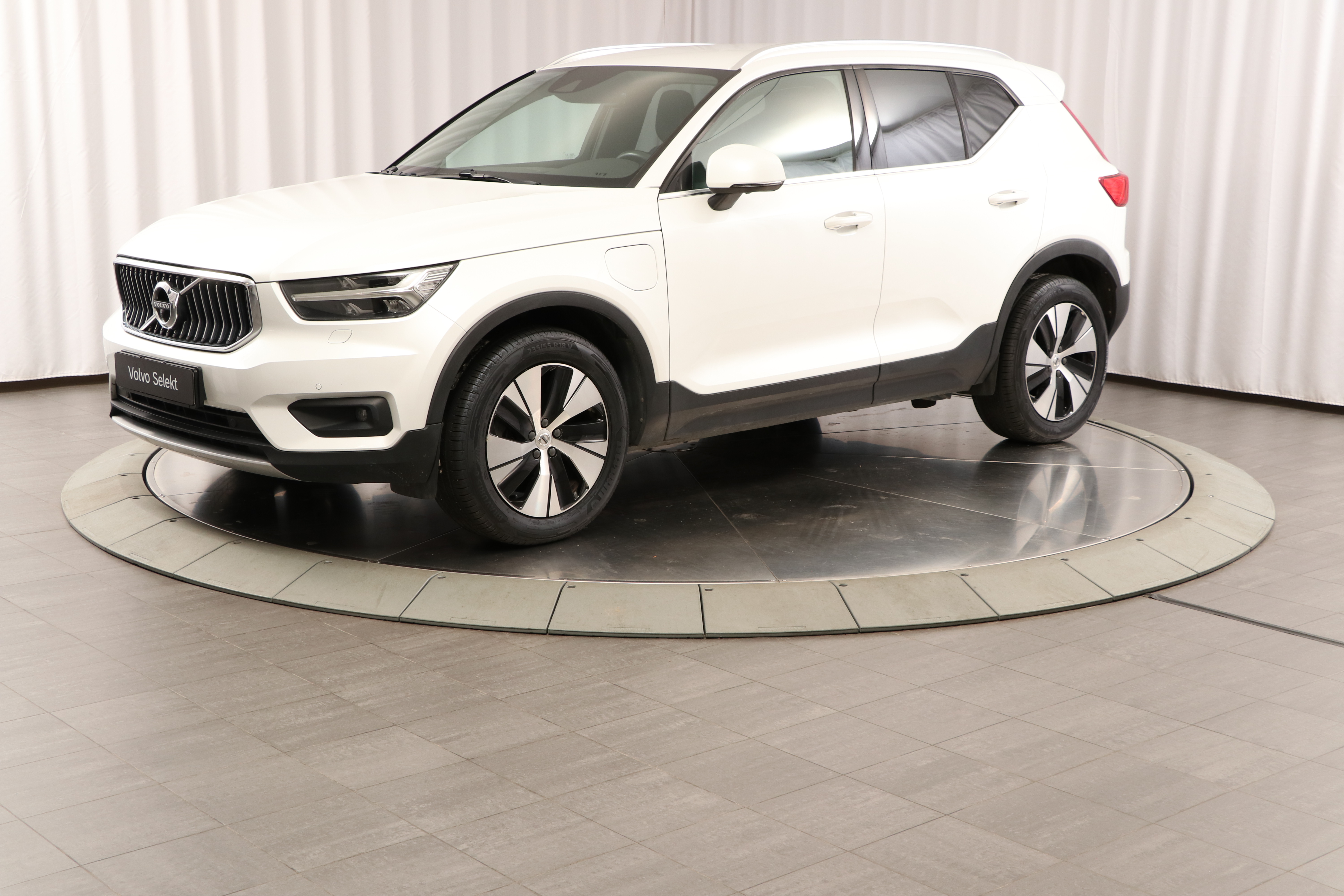 XC40 Recharge T4 Inscription Expression image