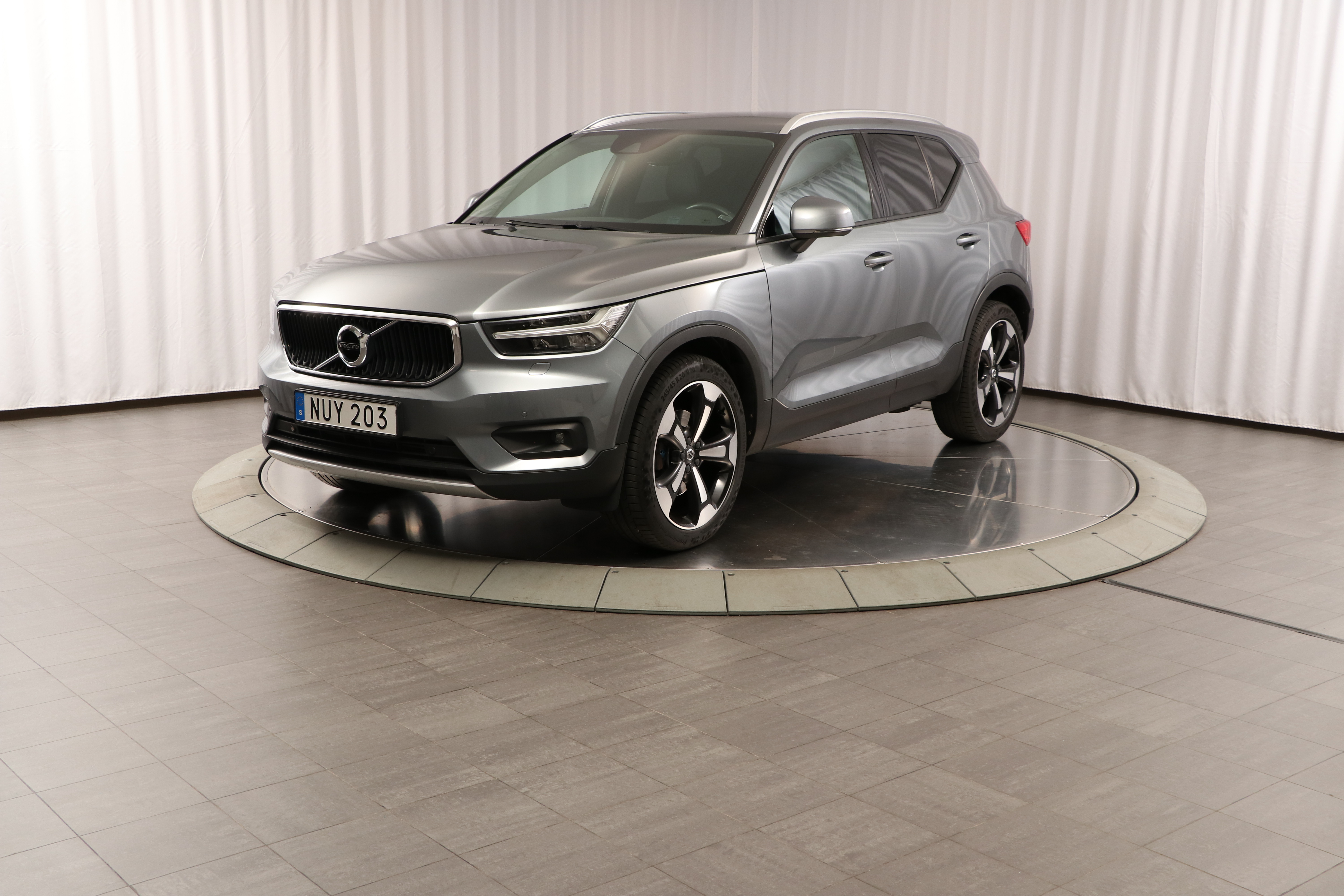 XC40 T5 AWD Momentum Intro Edition image
