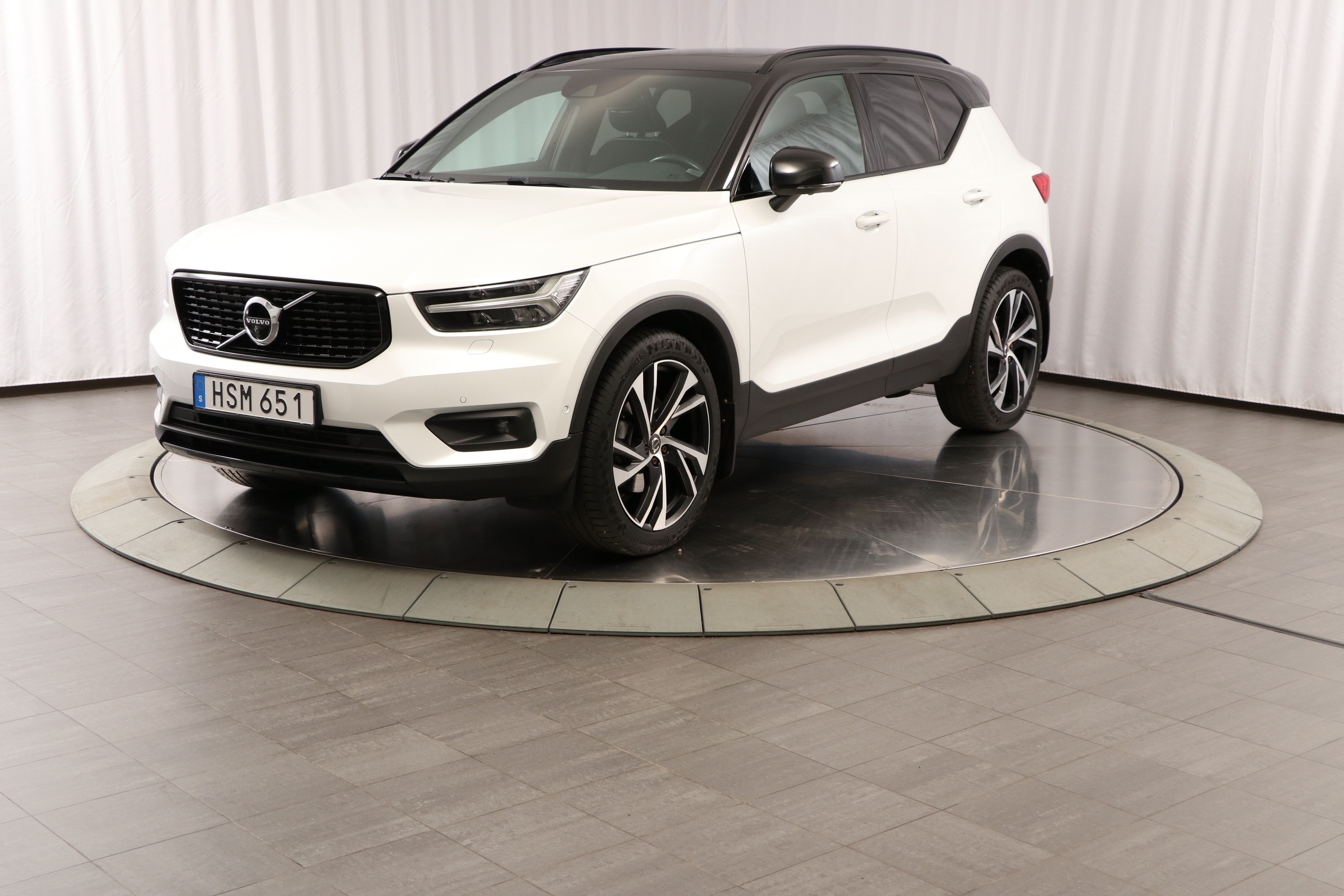 XC40 T5 AWD R-Design image