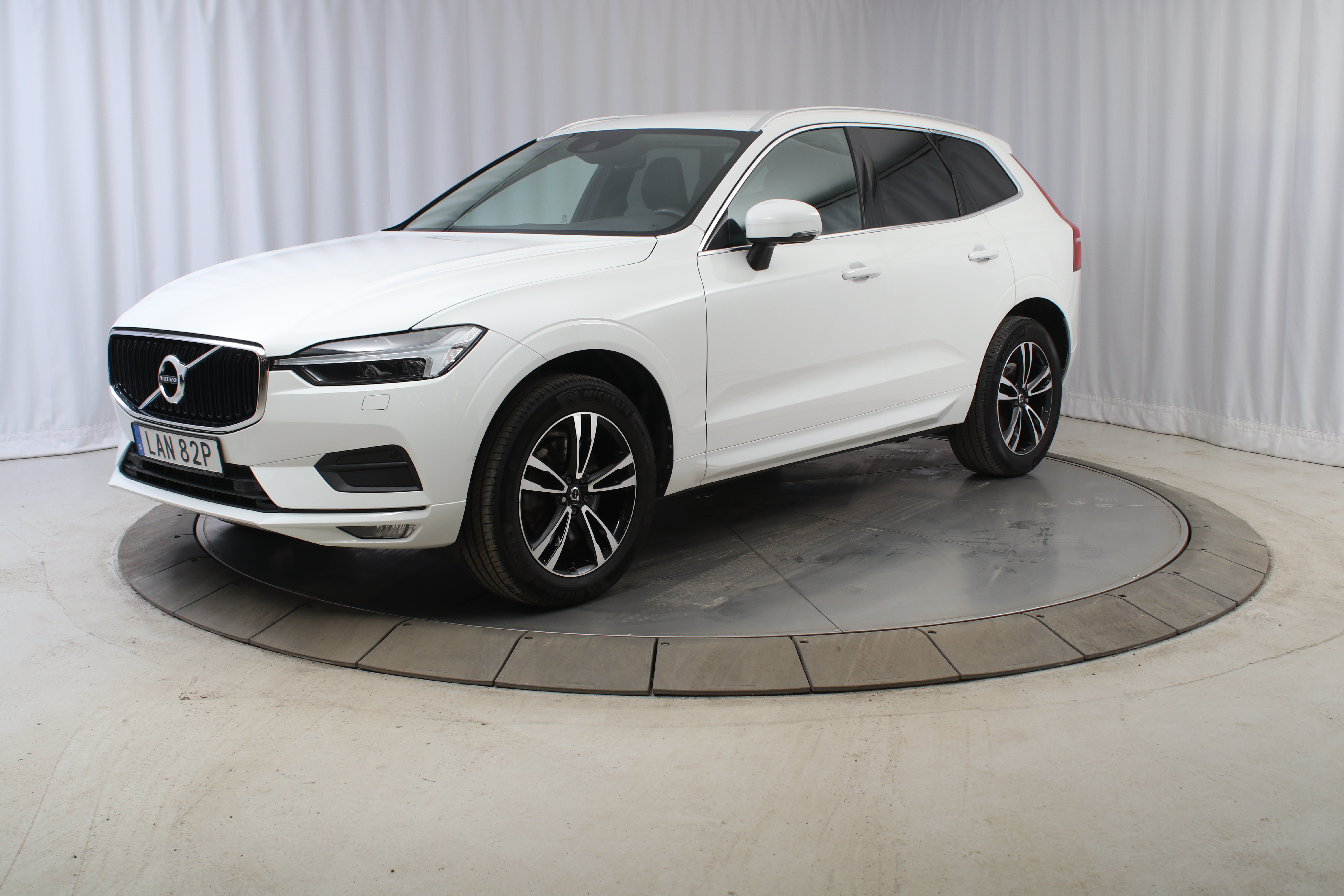 XC60 B4 AWD Diesel Momentum Advanced SE image