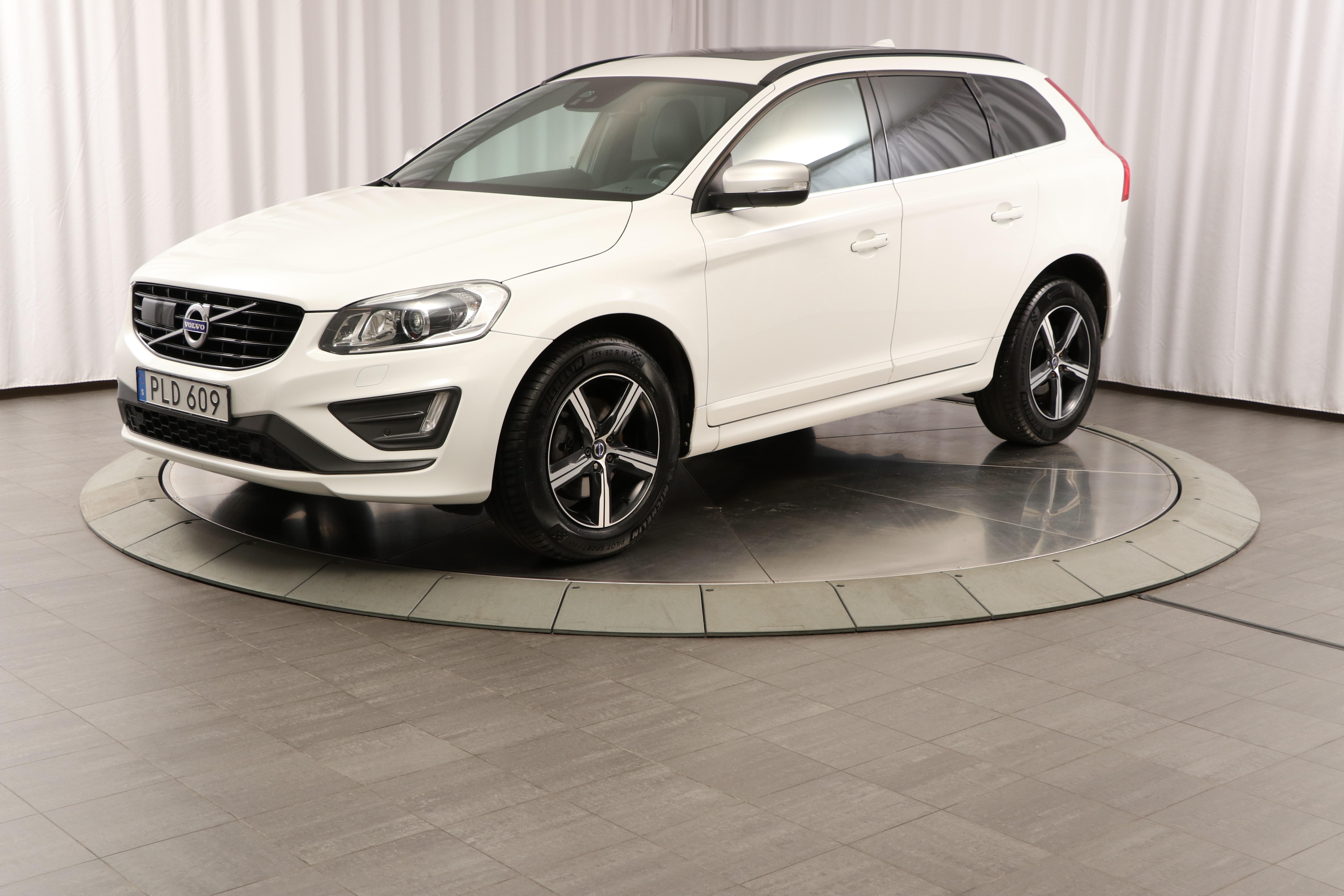 XC60 D4 AWD Classic R-Design image
