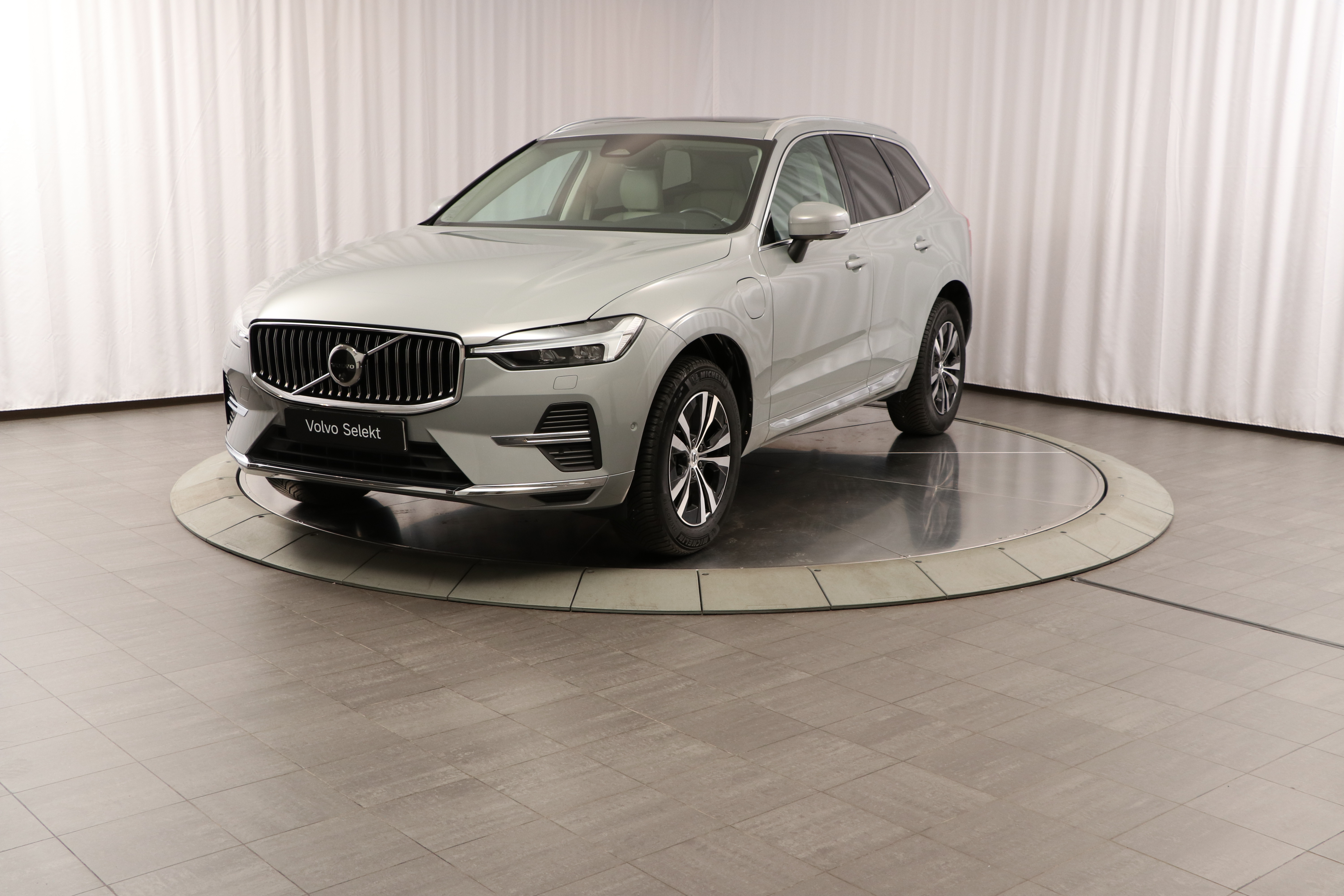XC60 Recharge T6 Core Edition image