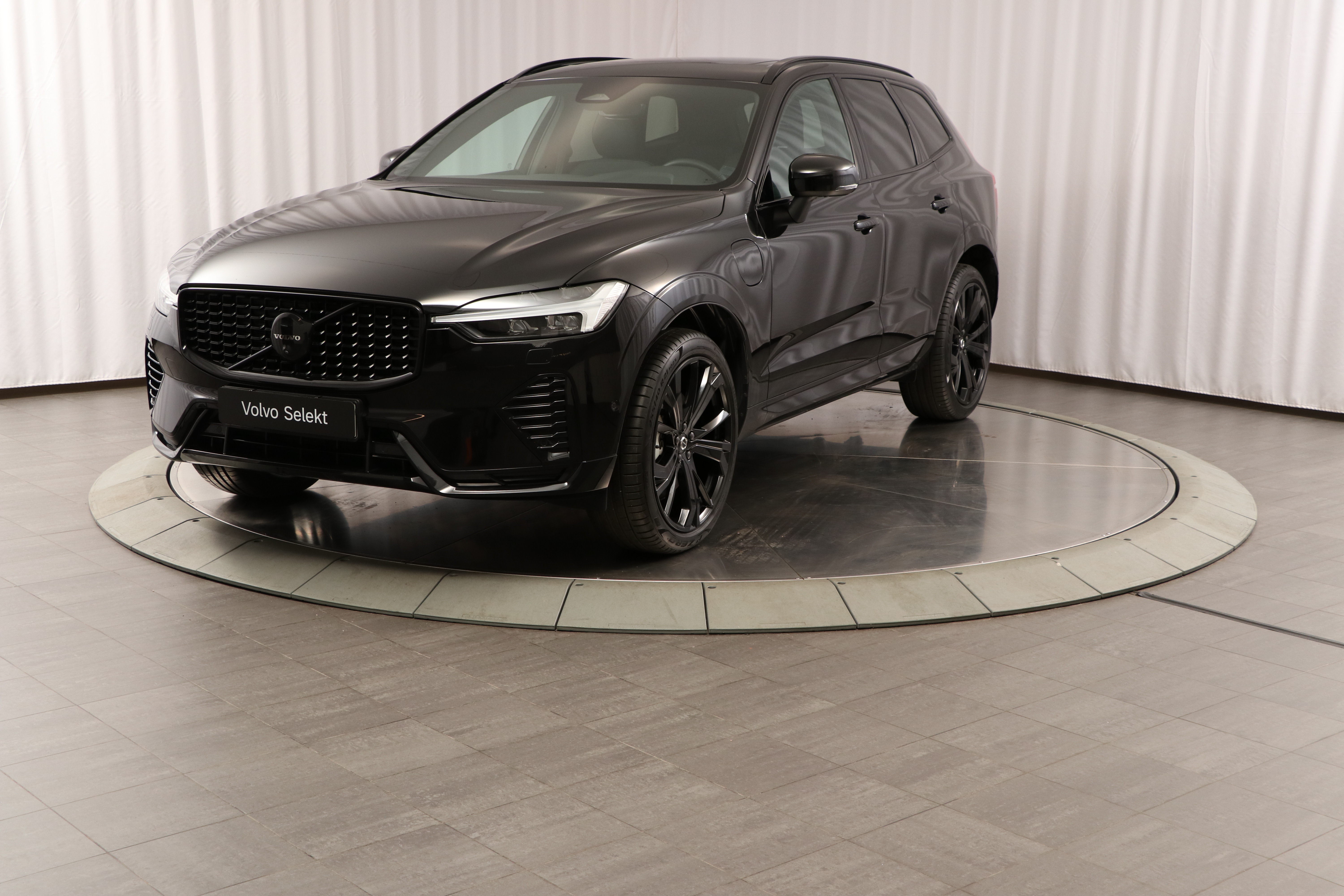 XC60 T6 Plus Black Nordic Edition image