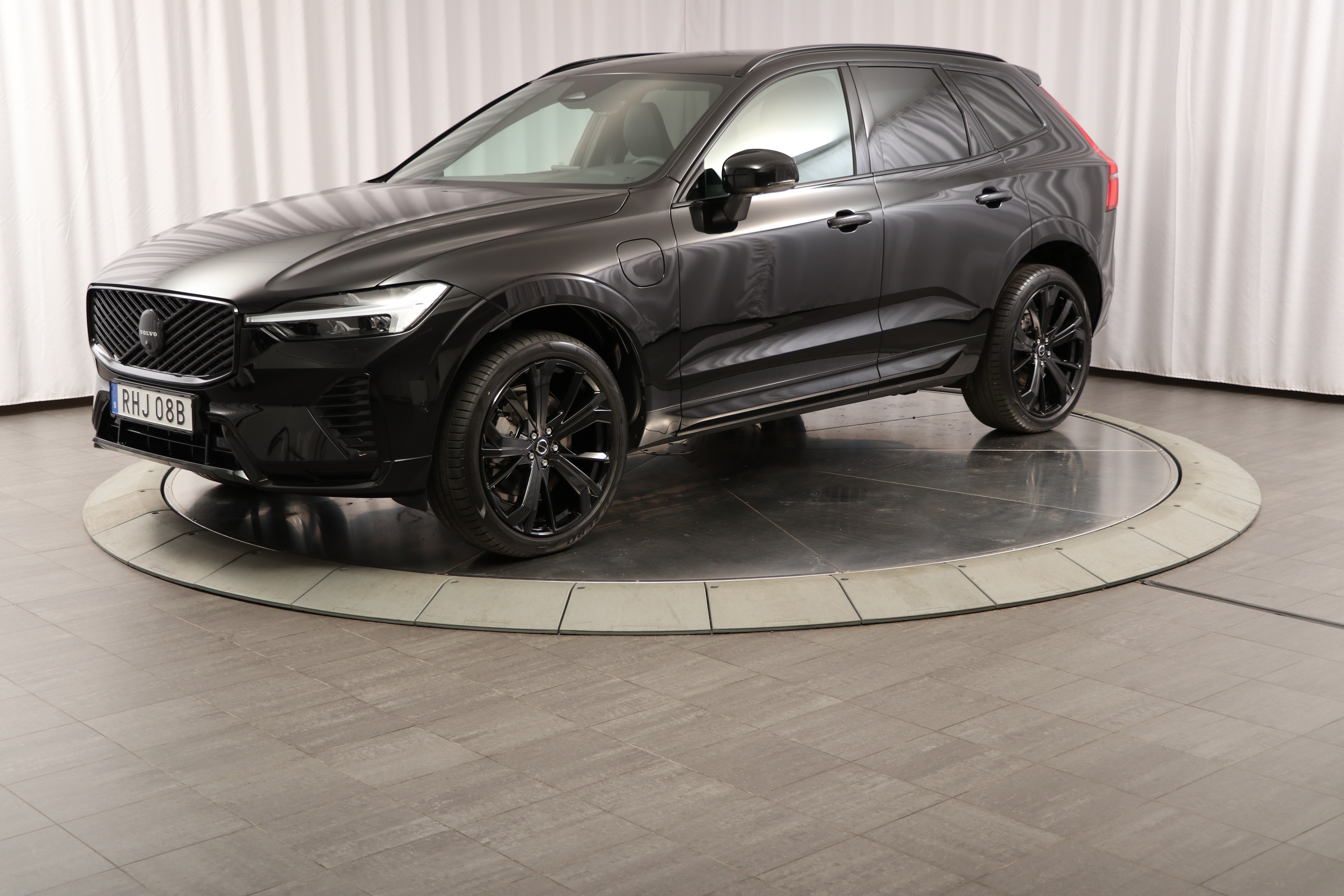 XC60 T6 Plus Black Nordic Edition image