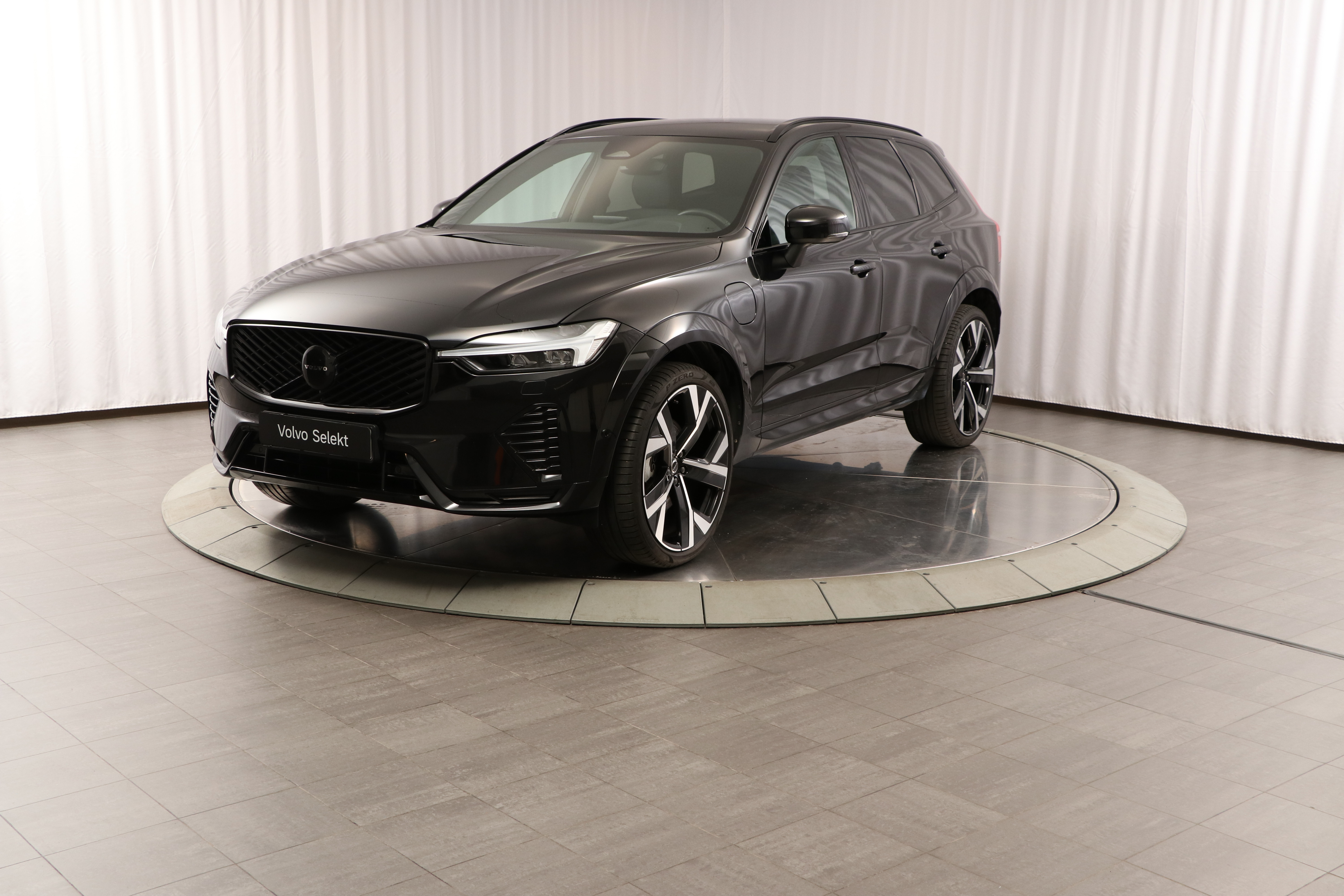 XC60 T6 Plus Black Nordic Edition image
