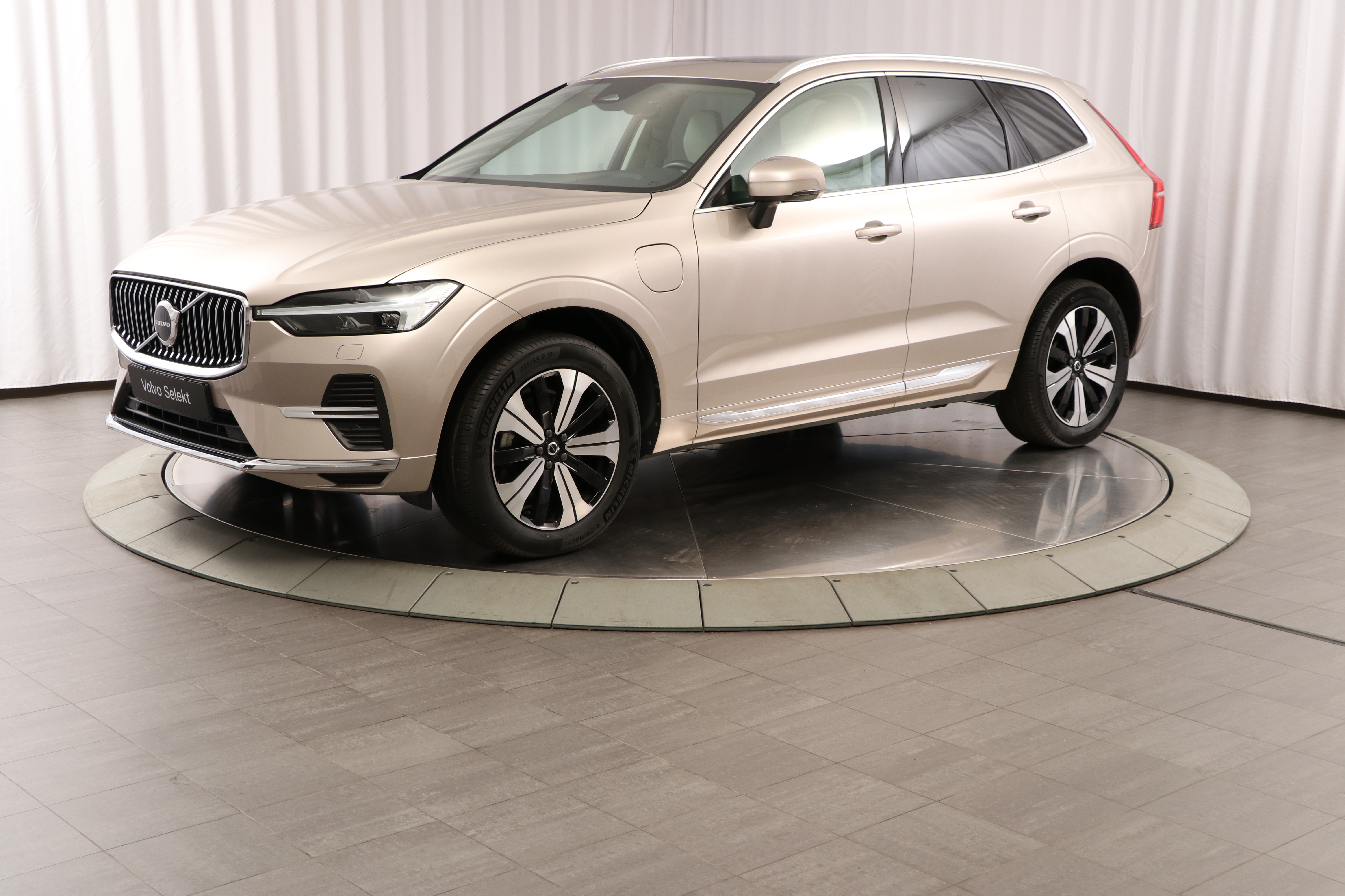 XC60 T6 Plus Bright Edition image