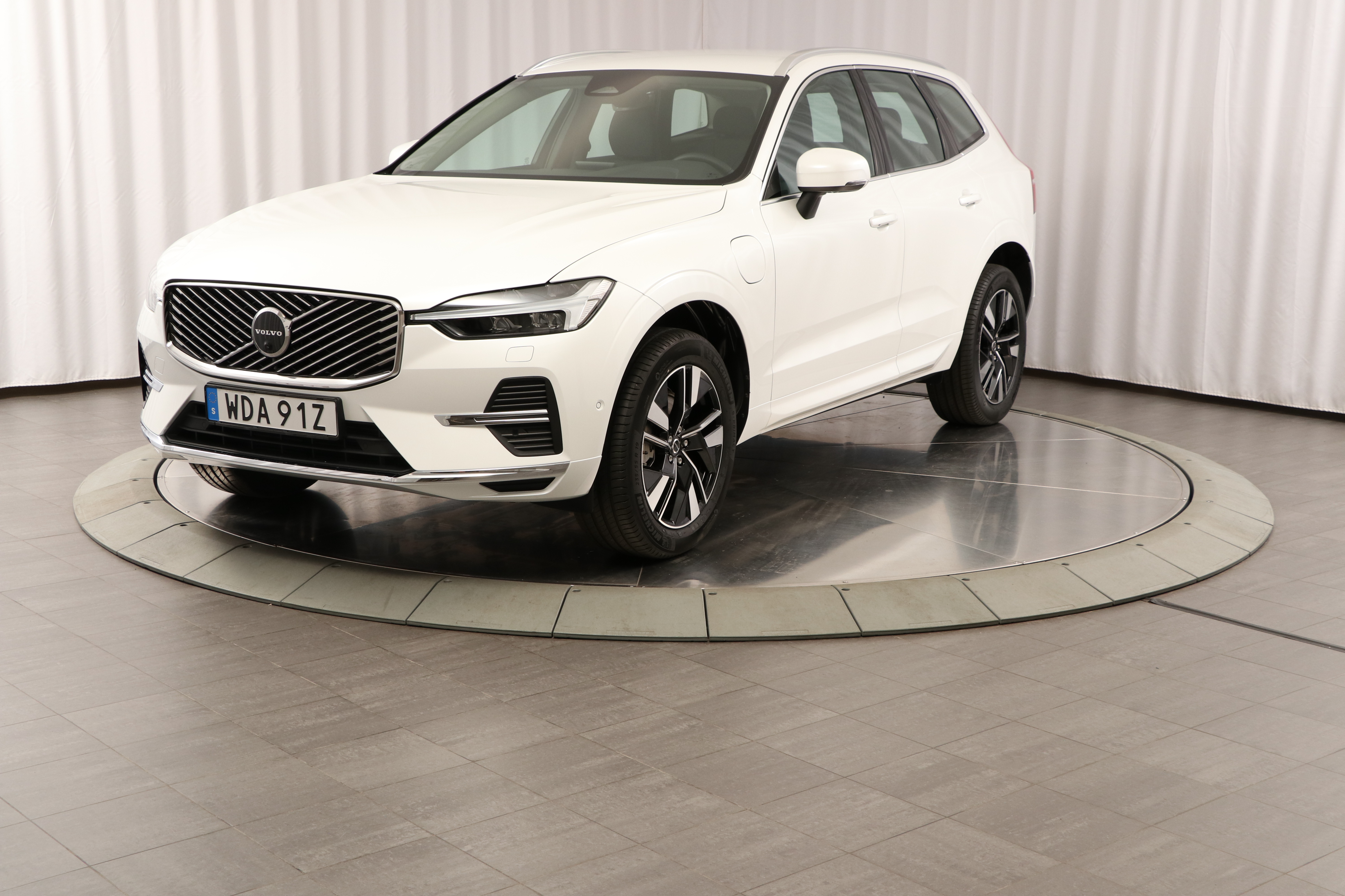 XC60 T6 Plus Bright Nordic Edition image