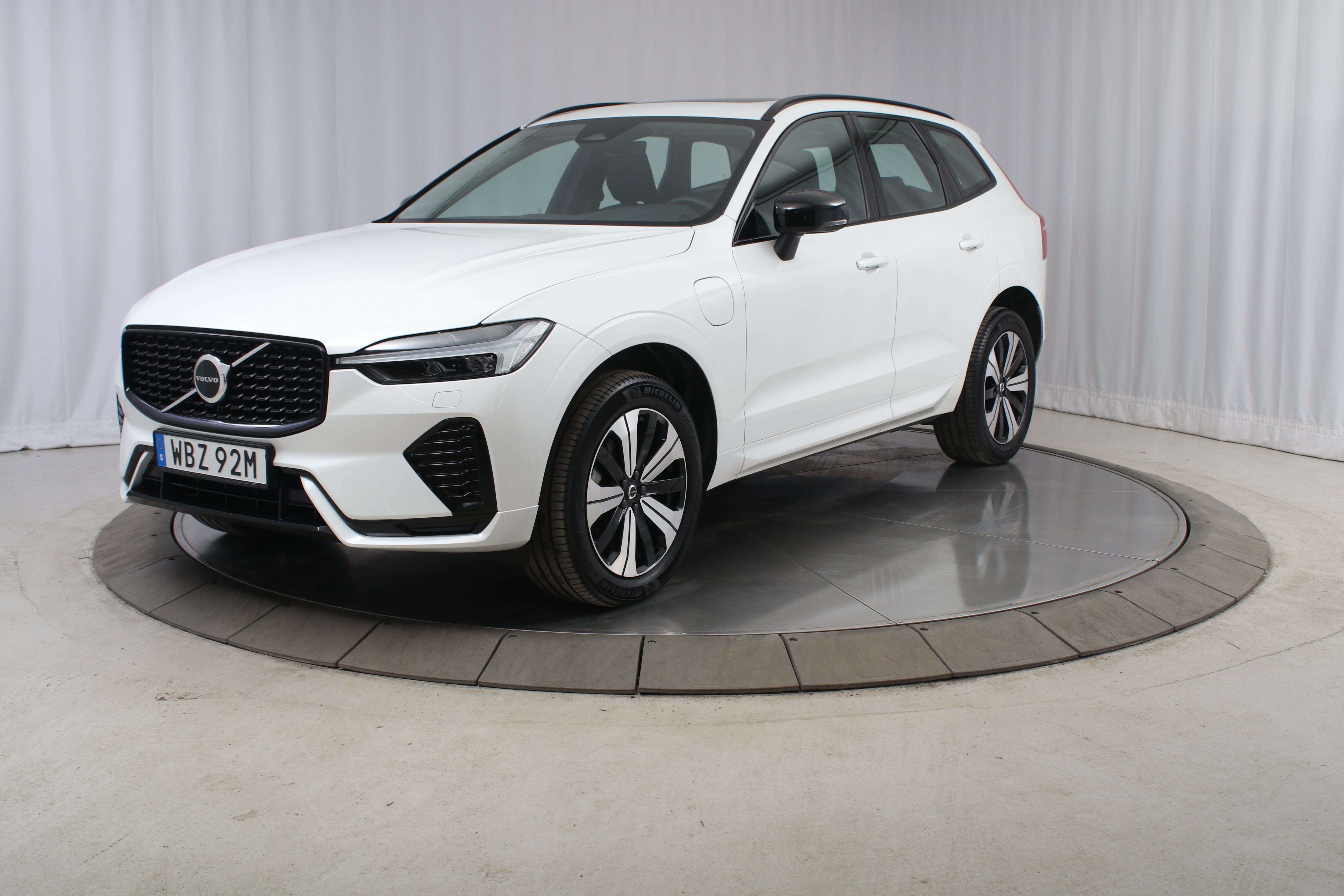 XC60 T6 Plus Dark Edition image