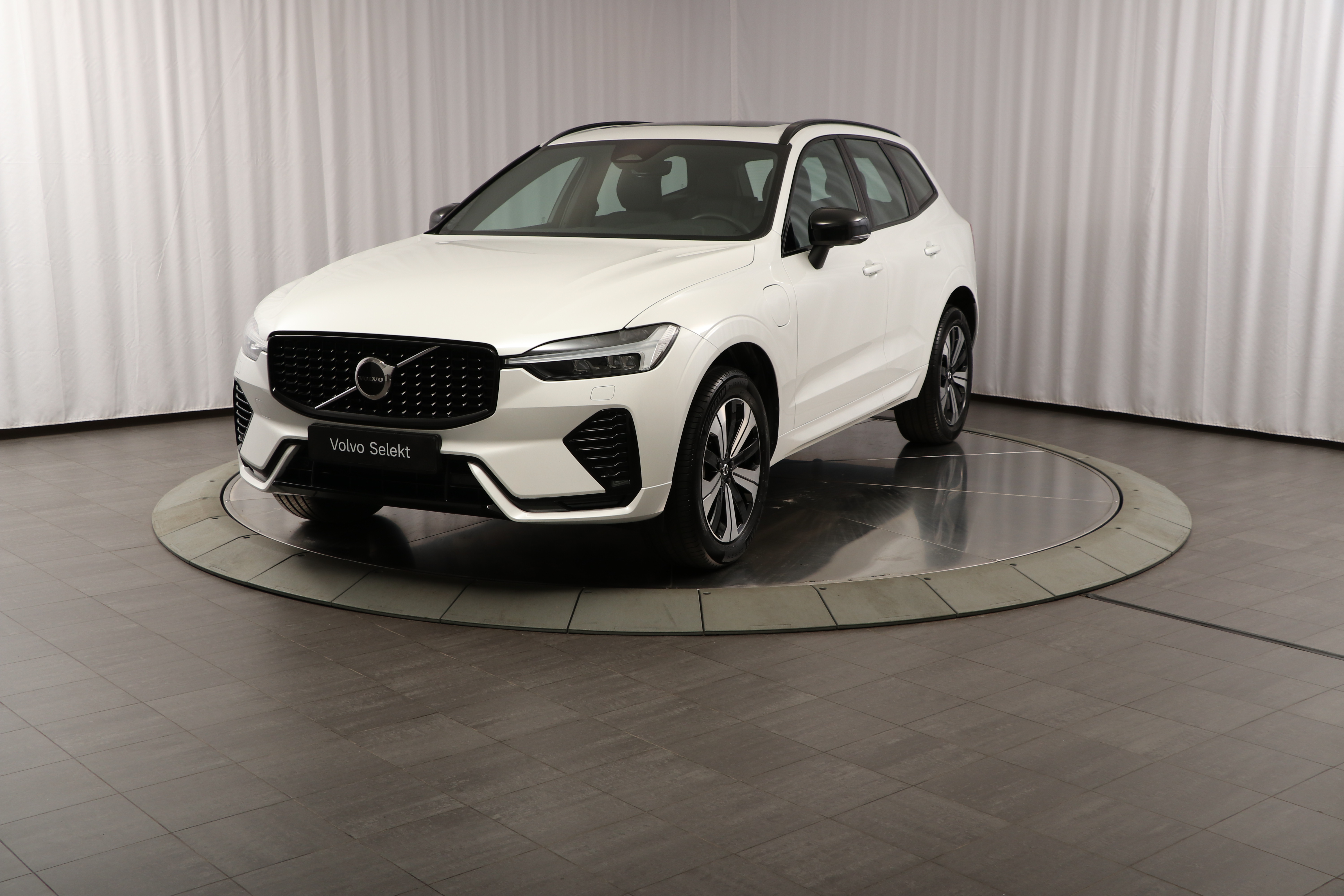 XC60 T6 Plus Dark Nordic Edition image