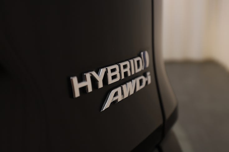 Hybrid AWD-i E-CVT image 25