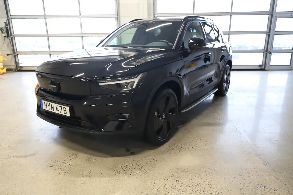 Volvo EX40 2025