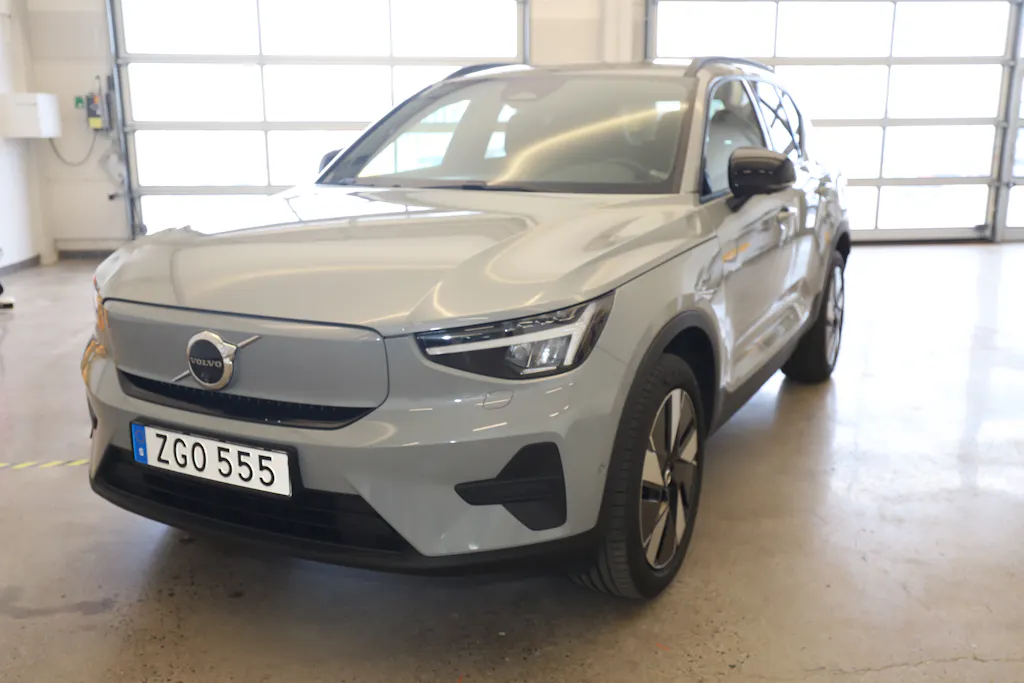 Volvo EX40 2025