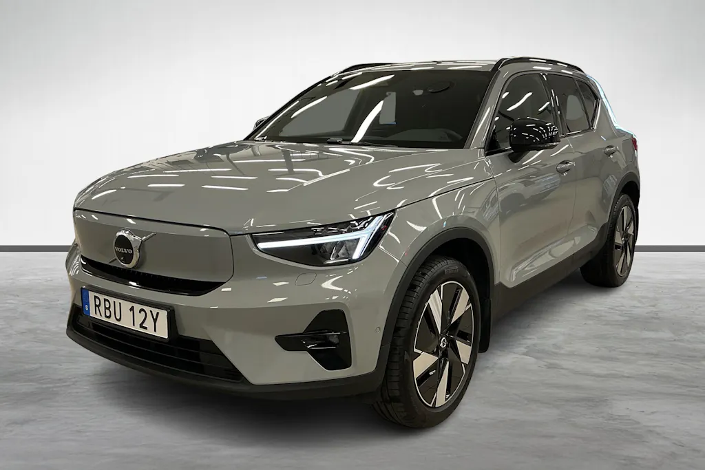 Volvo EX40 2025