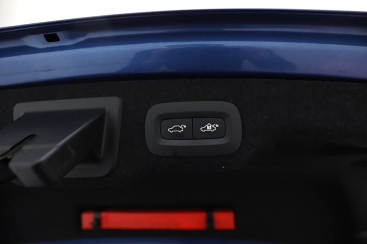 S90 D4 AWD R-Design image 31