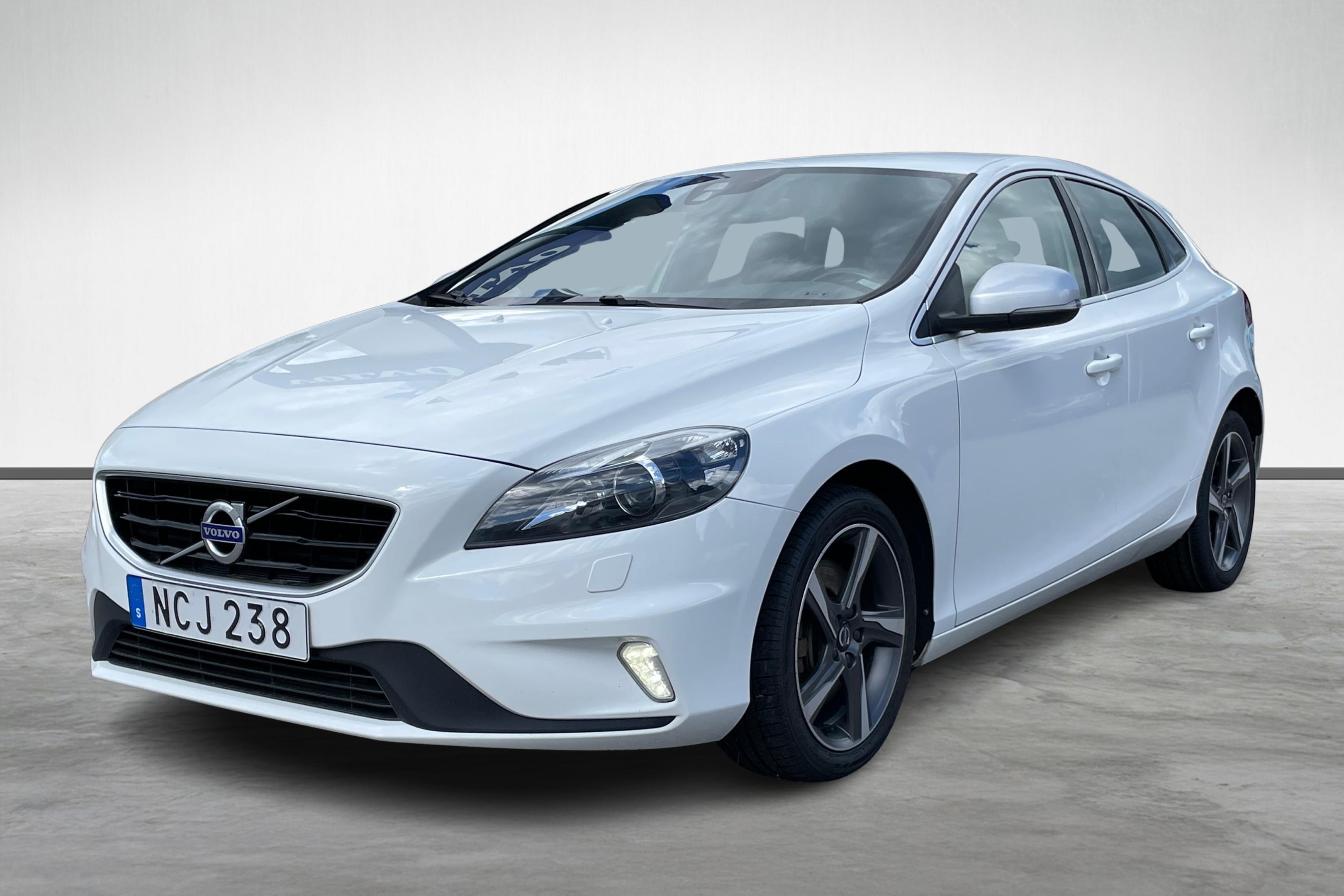 V40 D2 Your R-Design image