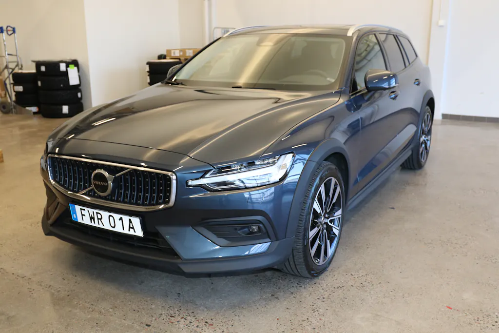 Volvo V60 2023