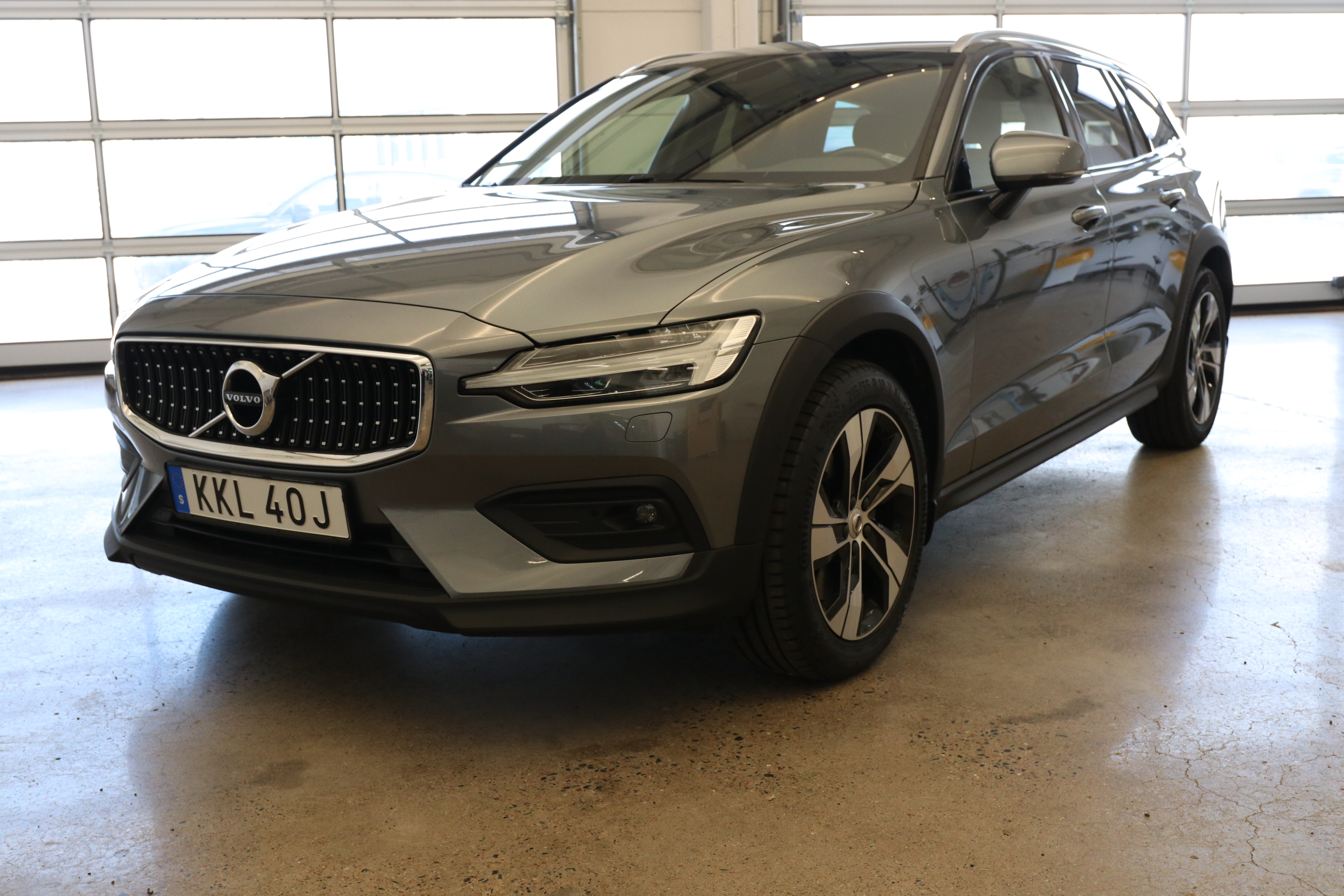 V60 Cross Country D4 AWD Advanced Edt image