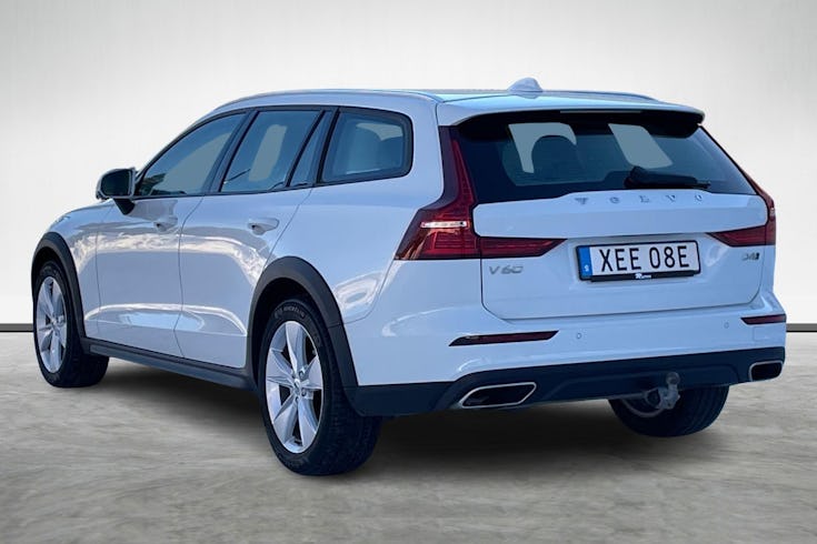 V60 Cross Country D4 AWD Edition image 3