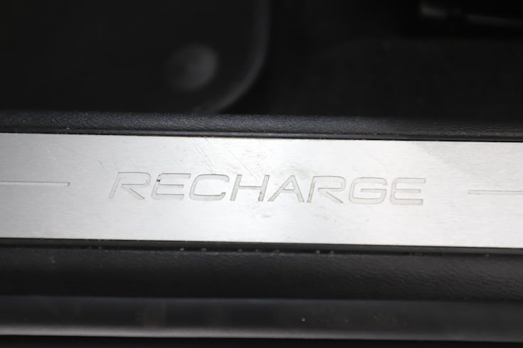 V60 Recharge T8 R-Design image 24