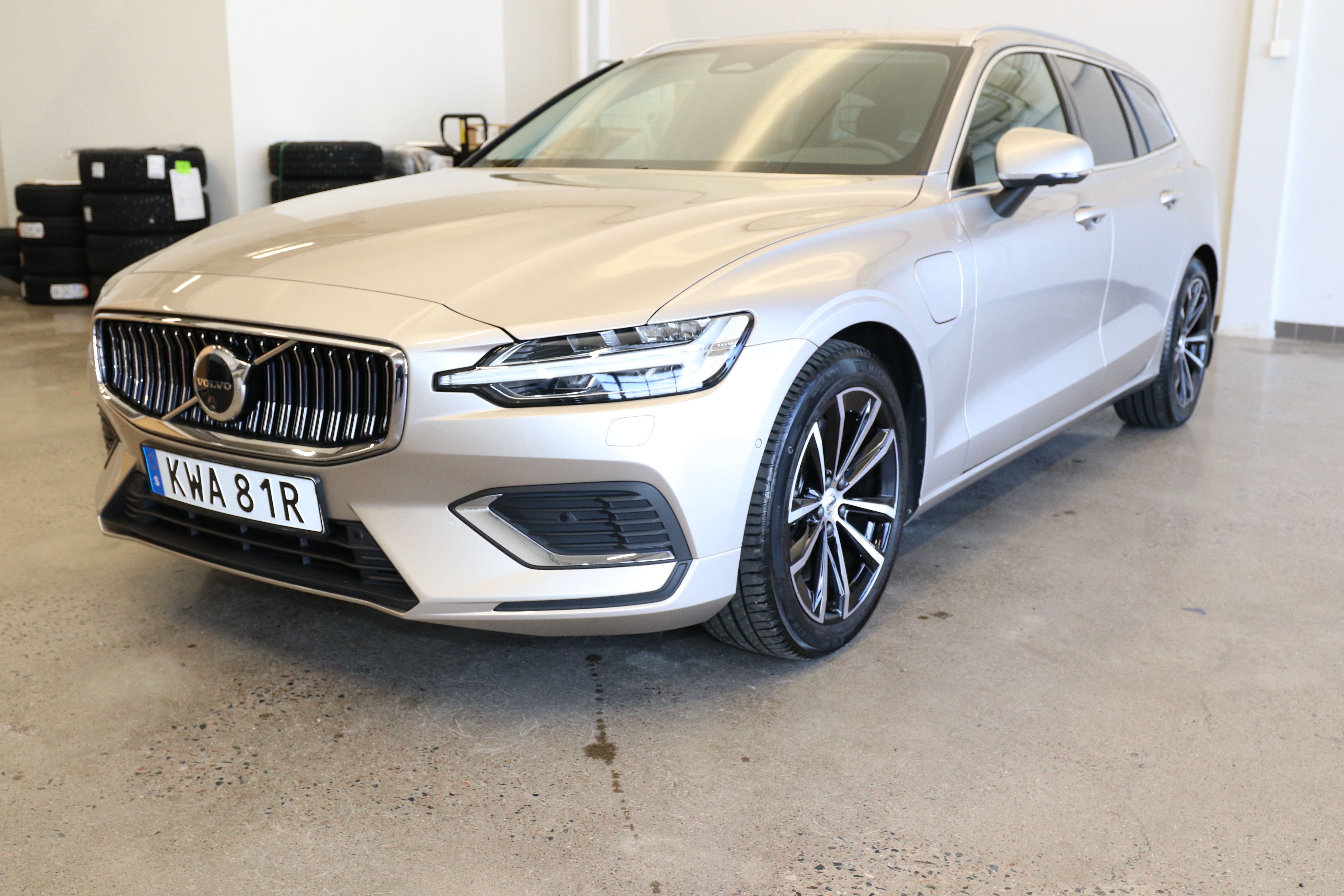 V60 T6 Plus Bright Nordic Edition image