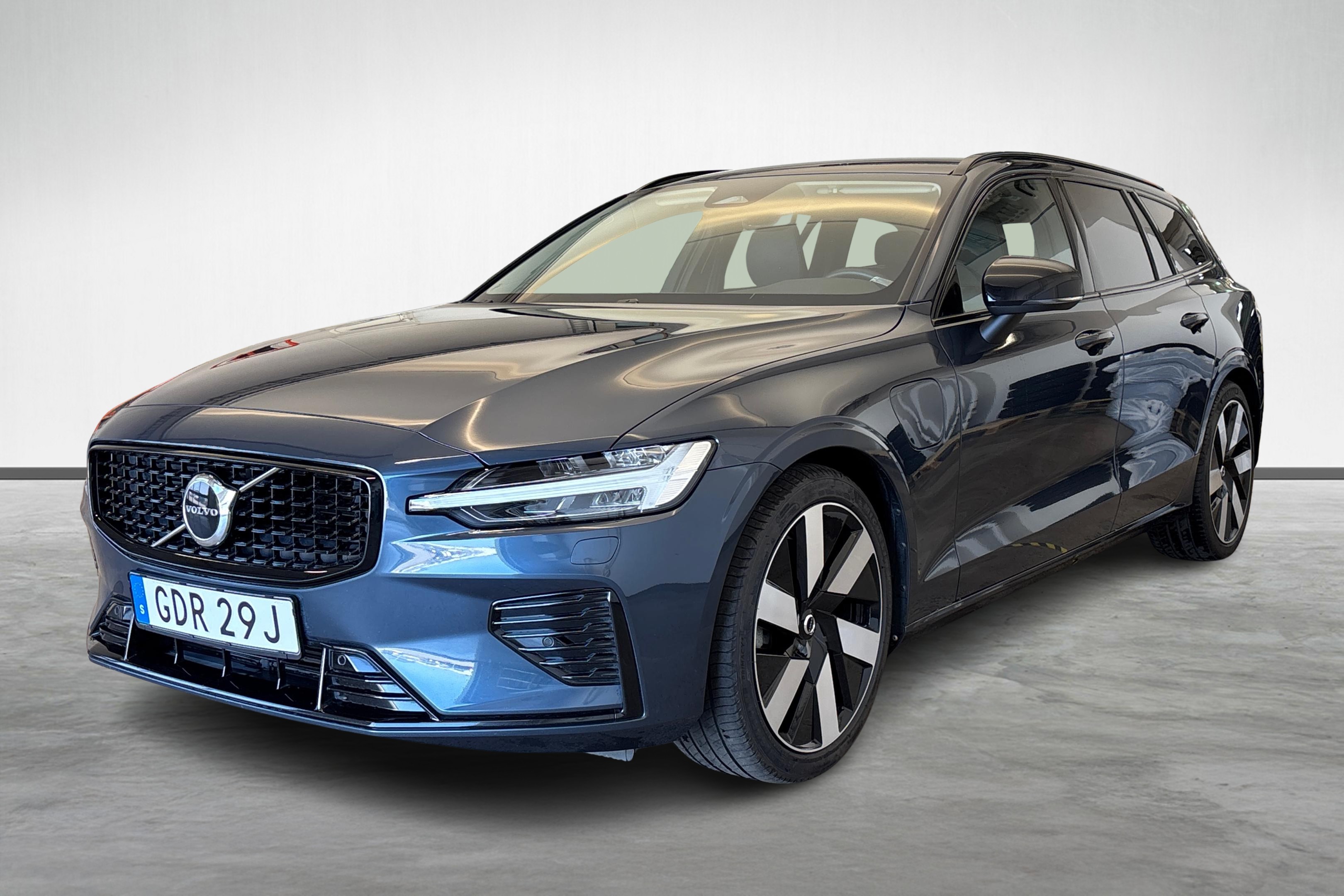 V60 T6 Plus Dark Edition image