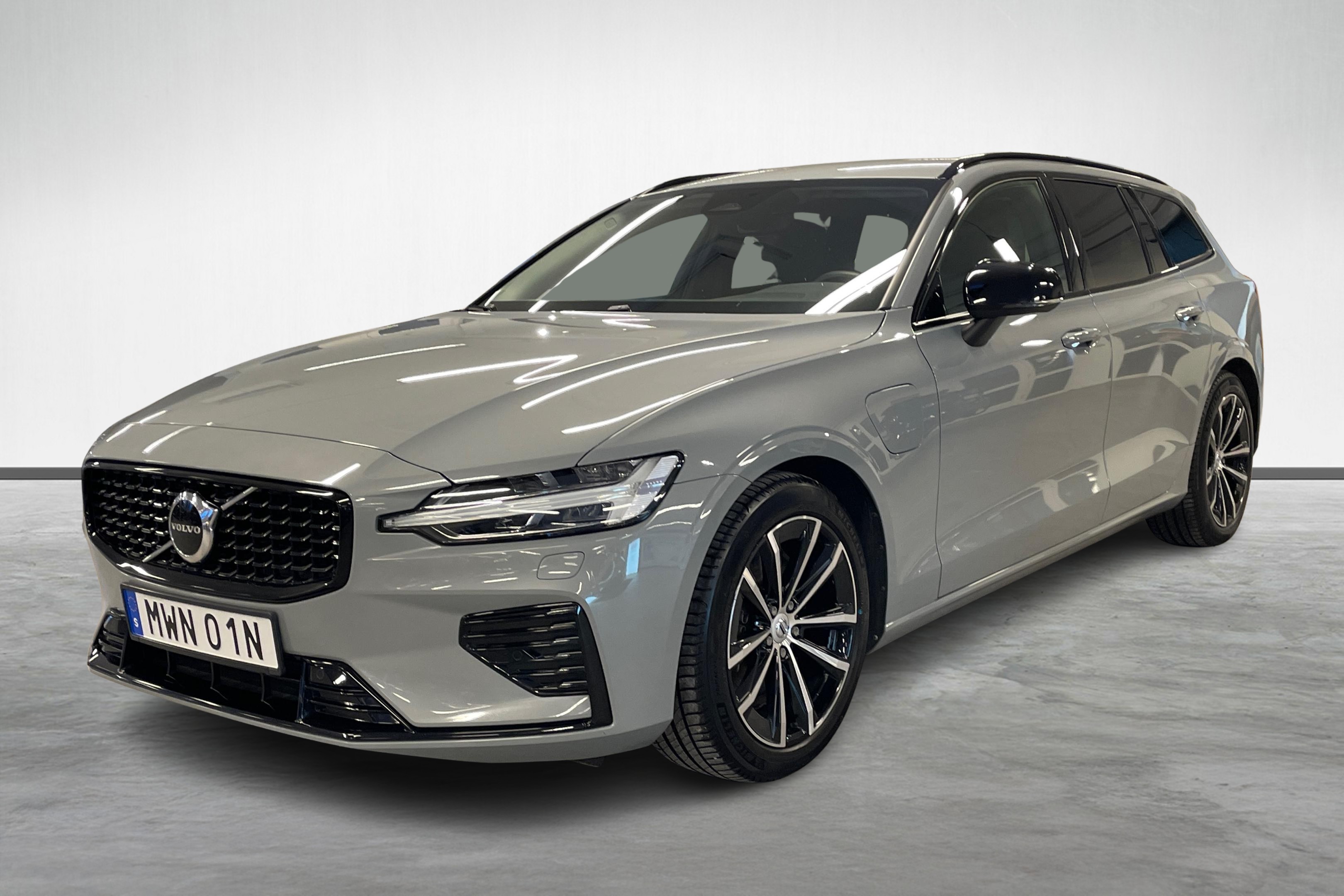 V60 T6 Plus Dark image