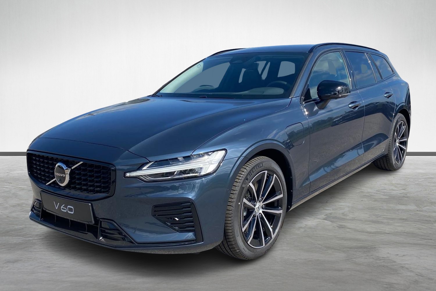 V60 T6 Plus Dark Nordic Edition image