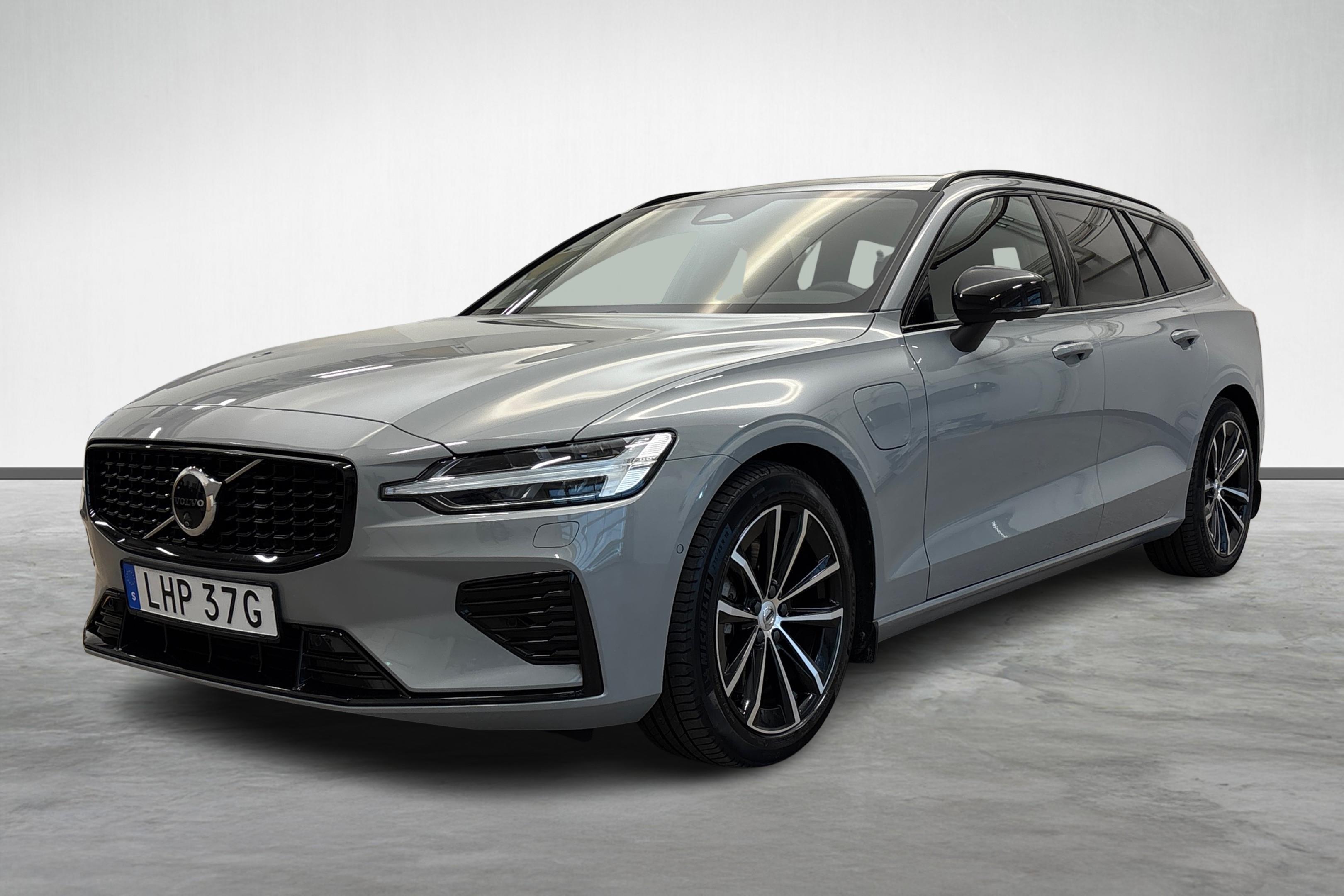 V60 T6 Plus Dark Nordic Edition image