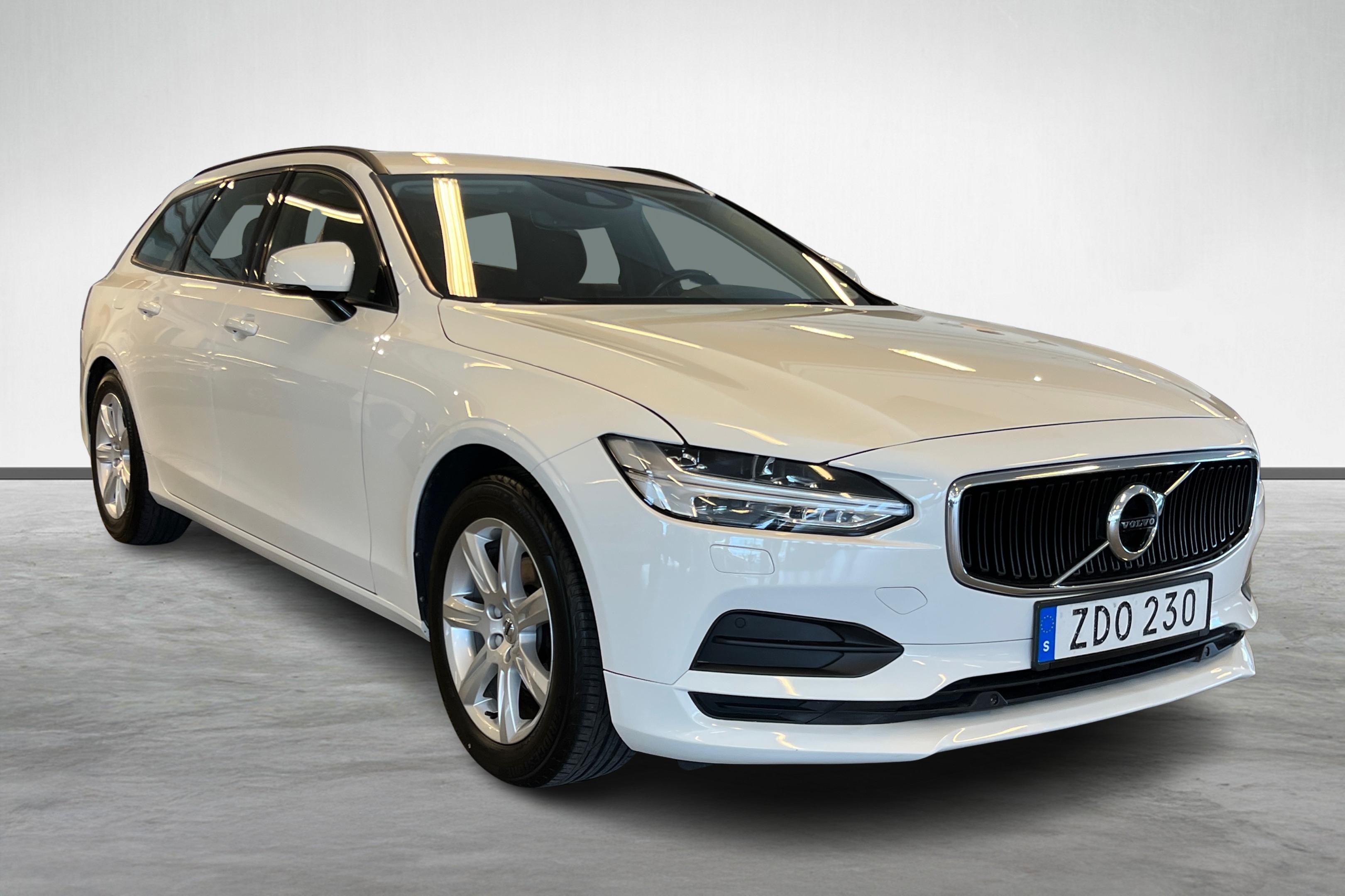 V90 D4 AWD Business image