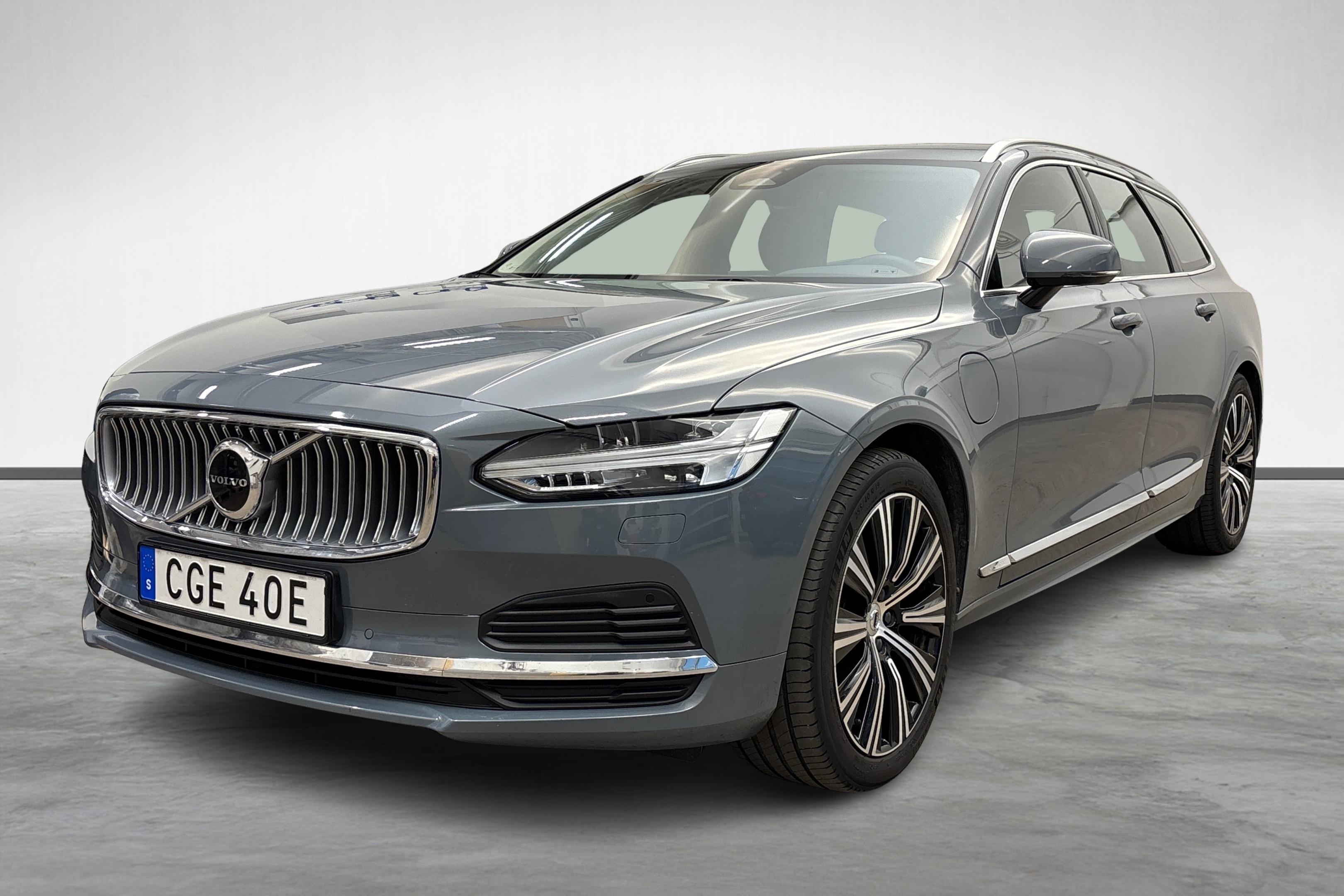 V90 Recharge T6 Core Edition image