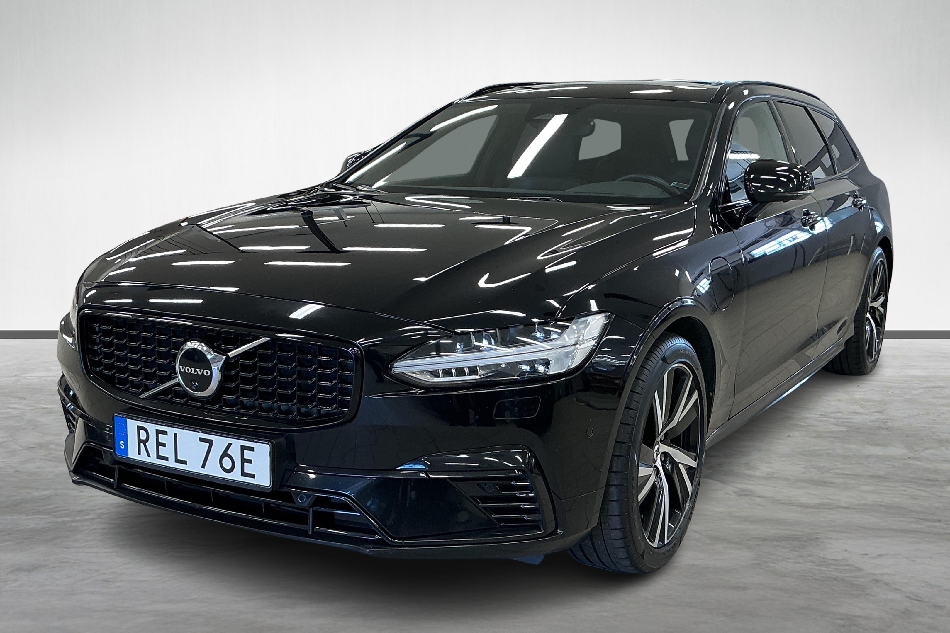 V90 Recharge T8 Ultimate Dark image
