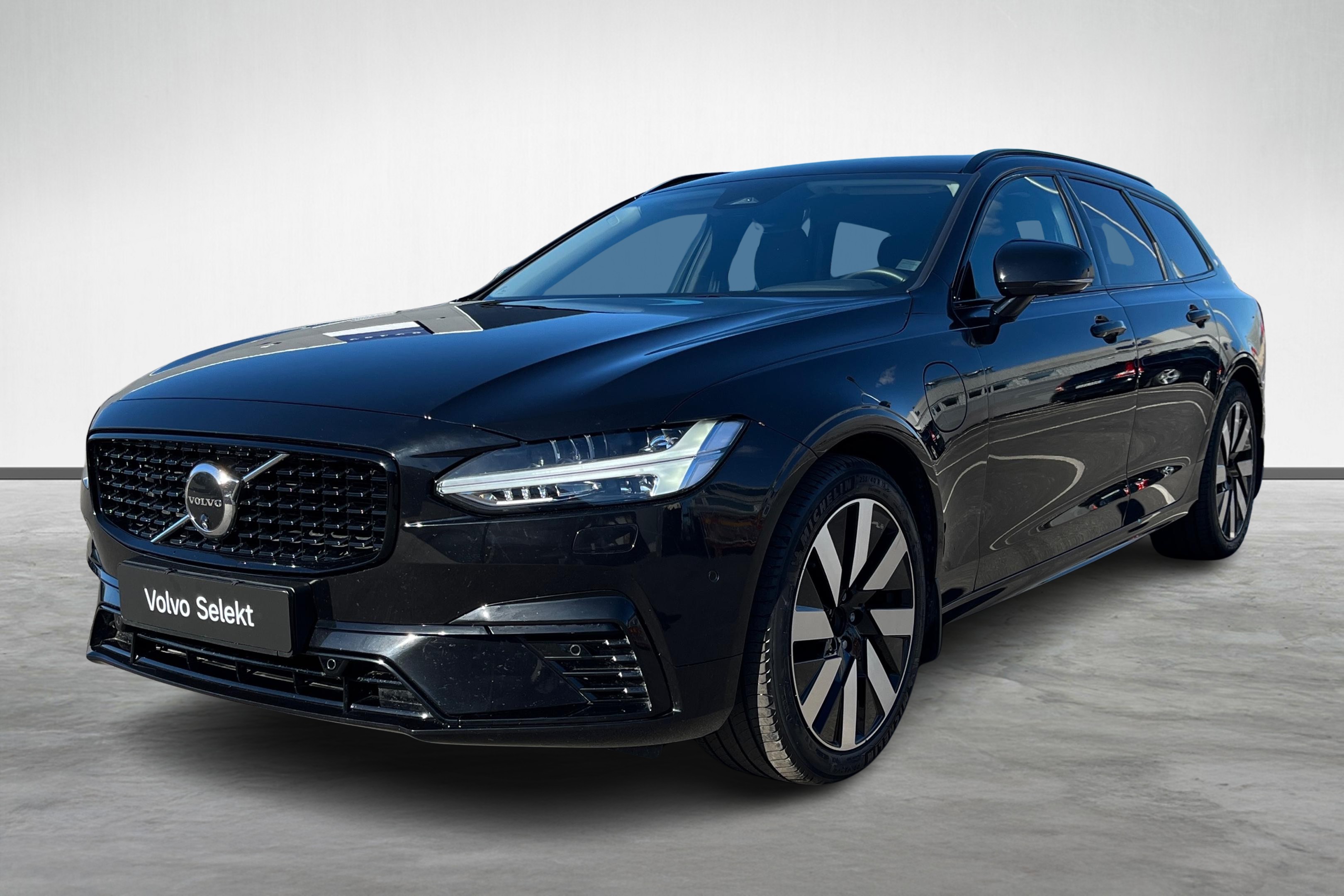 V90 T6 Plus Dark Nordic Edition image